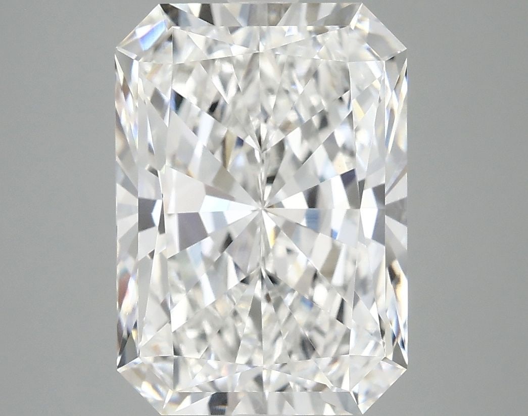 IGI Radiant 4.79ct E VVS2 - Loose Lab Diamond: IGI Radiant 4.79ct E VVS2 - Loose Lab Diamond Item Specifics: Source: This Is A Real Diamond Grown In A Lab Not Mined. Carat: 4.79 Cut: - Color: E Clarity: VVS2 Polish: EX Symmetry: EX Measurements: 1