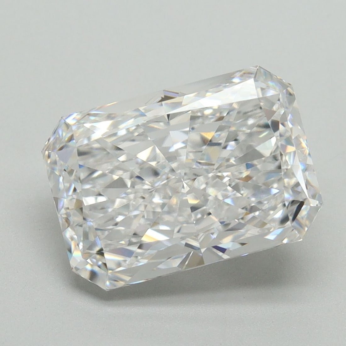 IGI Radiant 4.22ct D VVS2 - Loose Lab Diamond: IGI Radiant 4.22ct D VVS2 - Loose Lab Diamond Item Specifics: Source: This Is A Real Diamond Grown In A Lab Not Mined. Carat: 4.22 Cut: - Color: D Clarity: VVS2 Polish: EX Symmetry: EX Measurements: 1