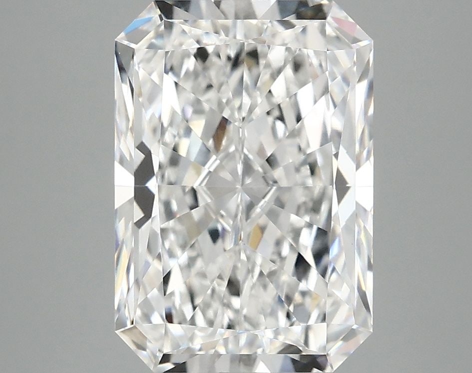 IGI Radiant 3.92ct E VVS2 - Loose Lab Diamond: IGI Radiant 3.92ct E VVS2 - Loose Lab Diamond Item Specifics: Source: This Is A Real Diamond Grown In A Lab Not Mined. Carat: 3.92 Cut: - Color: E Clarity: VVS2 Polish: EX Symmetry: EX Measurements: 1