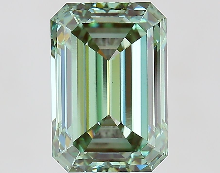 IGI Emerald 2.44ct Fancy Vivid Green VVS2 - Loose Lab Diamond: IGI Emerald 2.44ct Fancy Vivid Green VVS2 - Loose Lab Diamond Item Specifics: Source: This Is A Real Diamond Grown In A Lab Not Mined. Carat: 2.44 Cut: - Color: Fancy Vivid Green Clarity: VVS2 Polish: