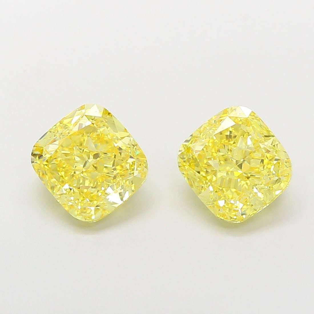 IGI Cushion Modified 2.51ct Fancy Intense Yellow VVS2 - Loose Lab Diamond: IGI Cushion Modified 2.51ct Fancy Intense Yellow VVS2 - Loose Lab Diamond Item Specifics: Source: This Is A Real Diamond Grown In A Lab Not Mined. Carat: 2.51 Cut: - Color: Fancy Intense Yellow