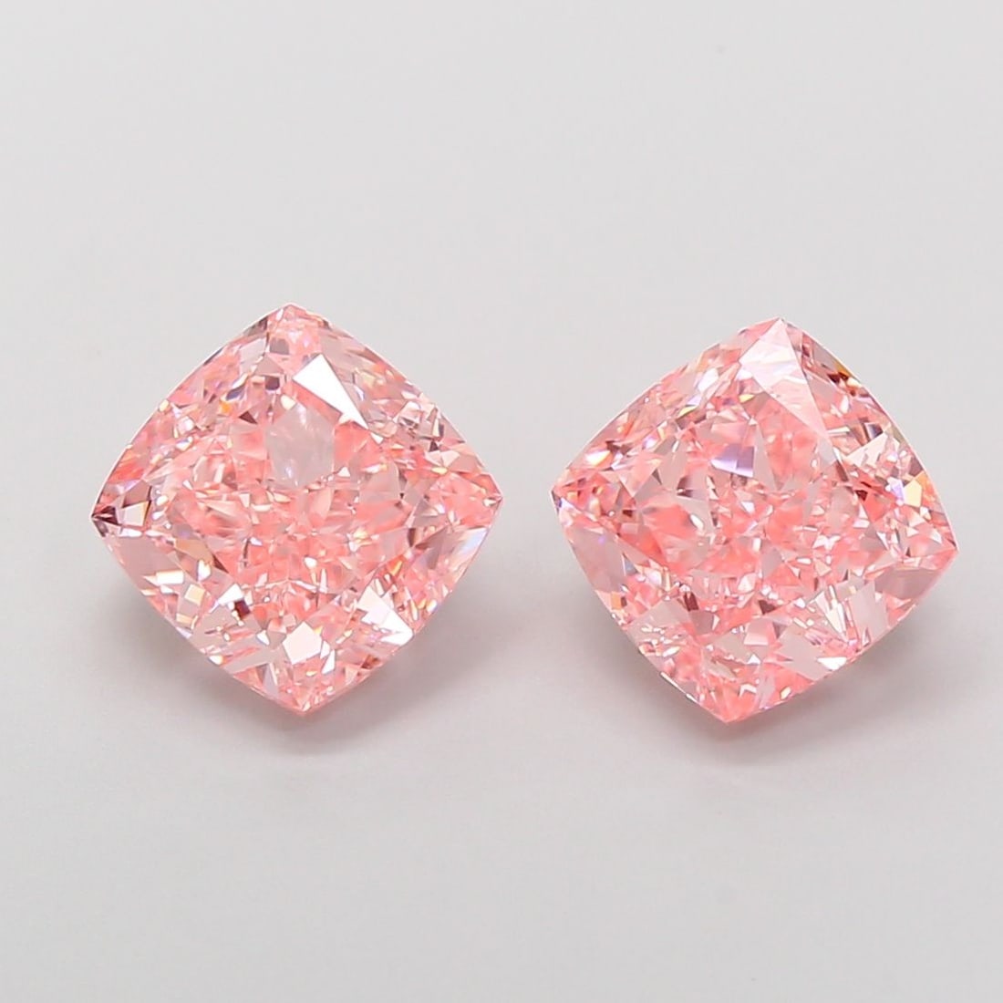 IGI Cushion Modified 3.0ct Fancy Vivid Pink VVS2 - Loose Lab Diamond: IGI Cushion Modified 3.0ct Fancy Vivid Pink VVS2 - Loose Lab Diamond Item Specifics: Source: This Is A Real Diamond Grown In A Lab Not Mined. Carat: 3.0 Cut: - Color: Fancy Vivid Pink Clarity: VVS2 Po