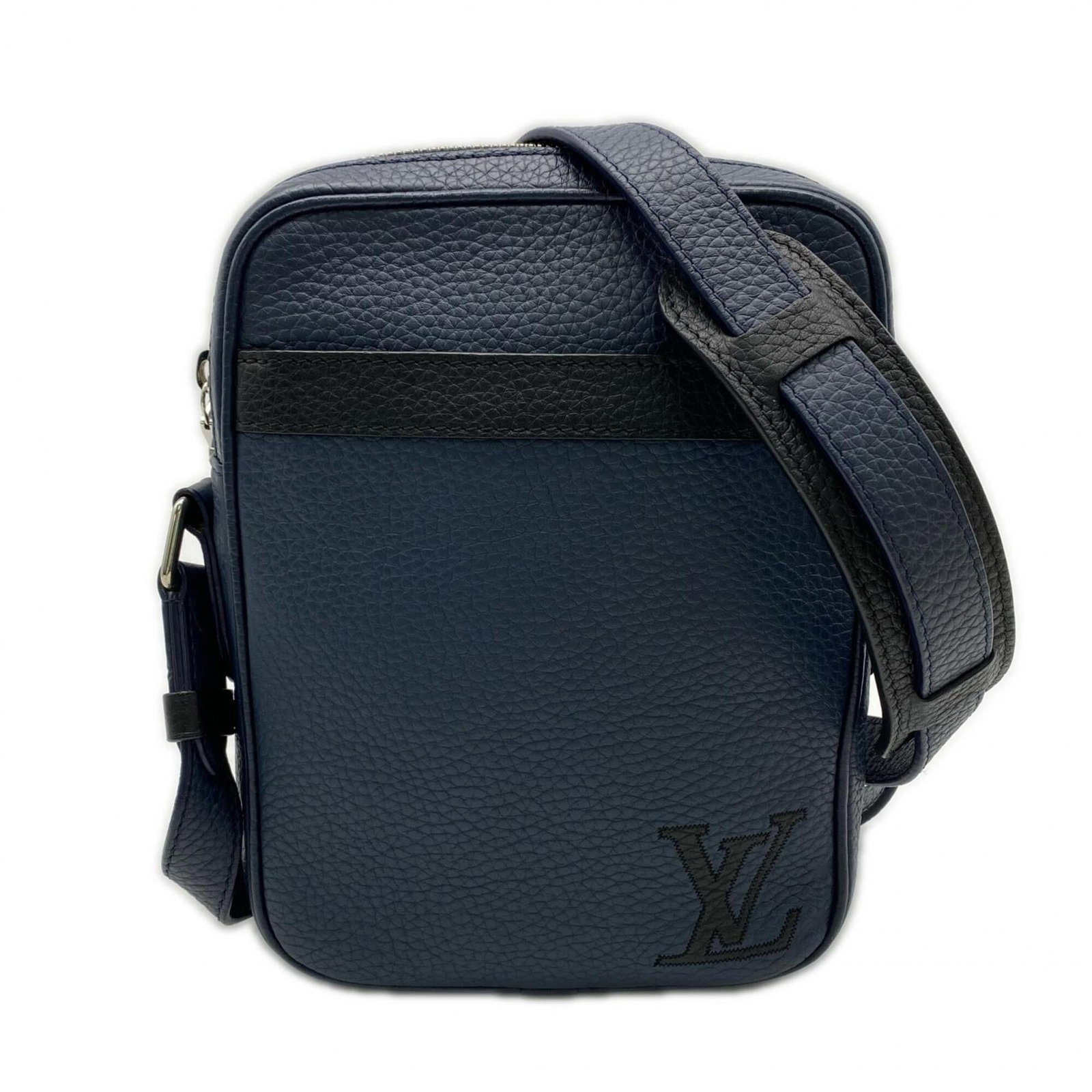 Shoulder Bag Leather Louis Vuitton: Shoulder Bag Leather Louis Vuitton Navy leather shoulder bag with Taurillon leather from Louis Vuitton, featuring a zipper closure and adjustable strap length of 122cm. This bag measures 20.5cm x