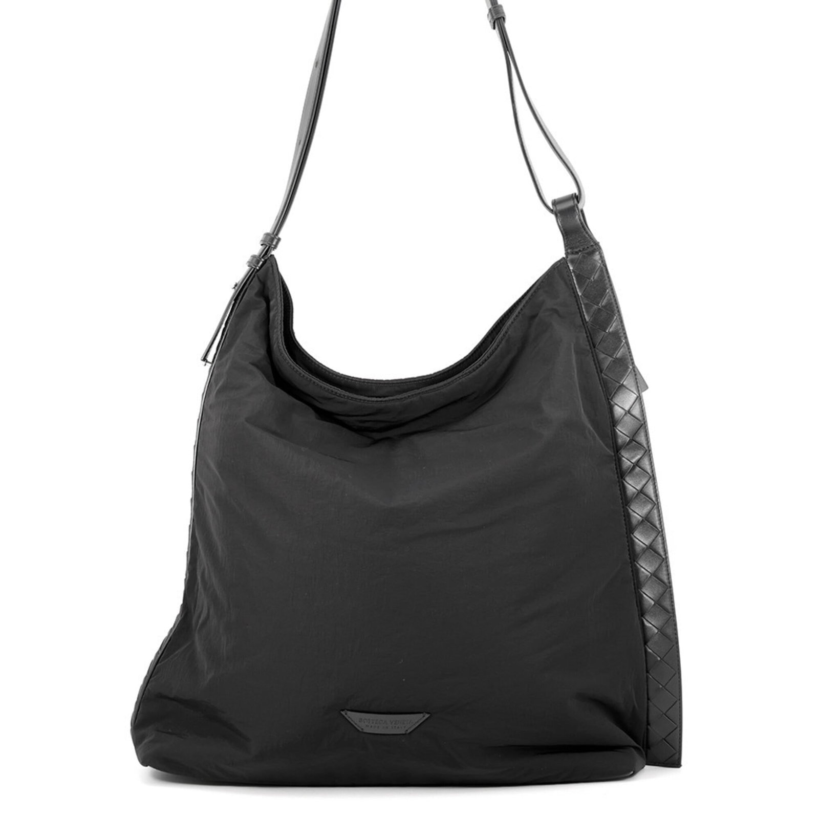 Nylon Leather Handbag Shoulder Bag Bottega Veneta: Nylon Leather Handbag Shoulder Bag Bottega Veneta Nylon leather shoulder bag with a sleek black design, featuring silver hardware and adjustable strap length. This Bottega Veneta shoulder bag boasts a