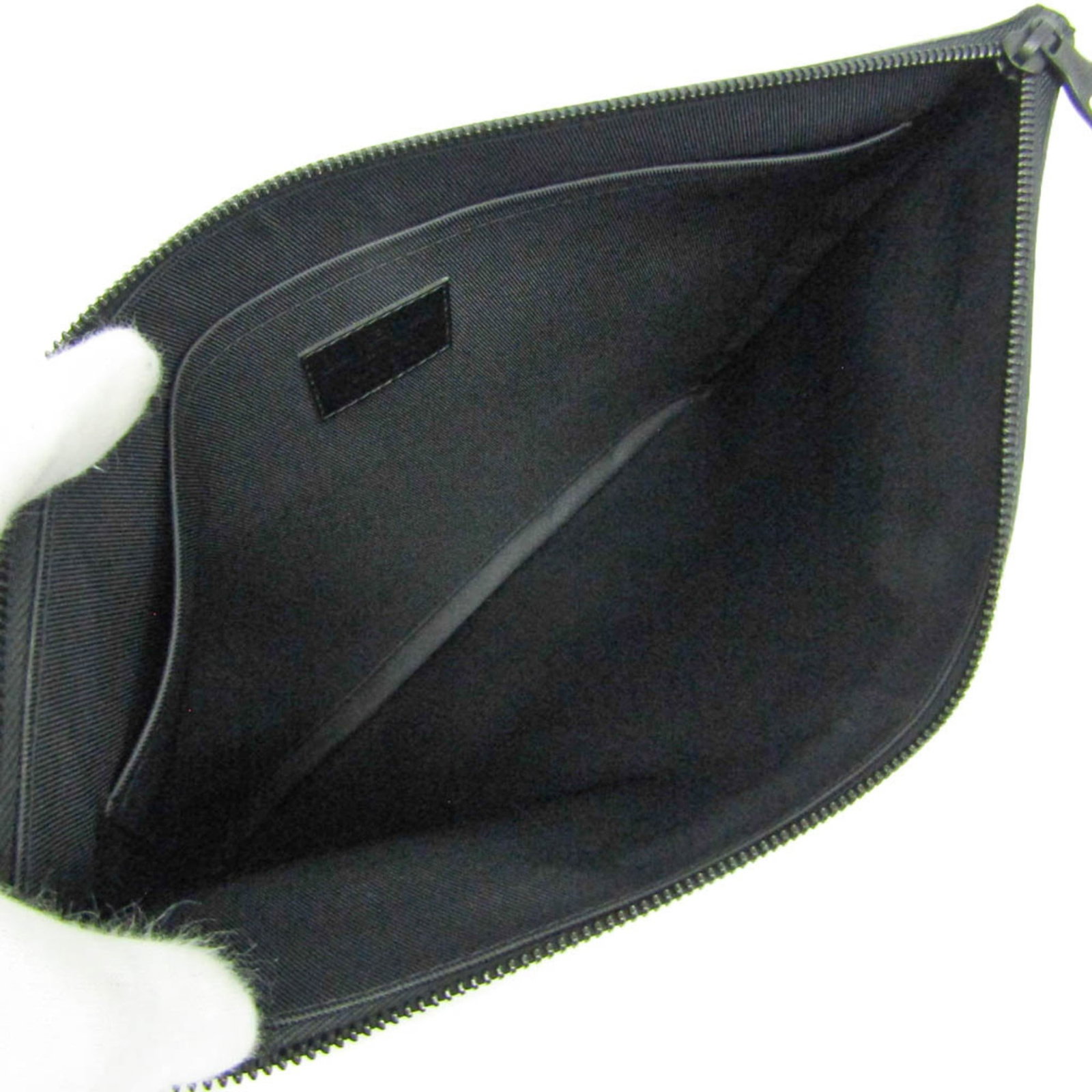 Vuitton Taiga Leather Clutch Bag - 3