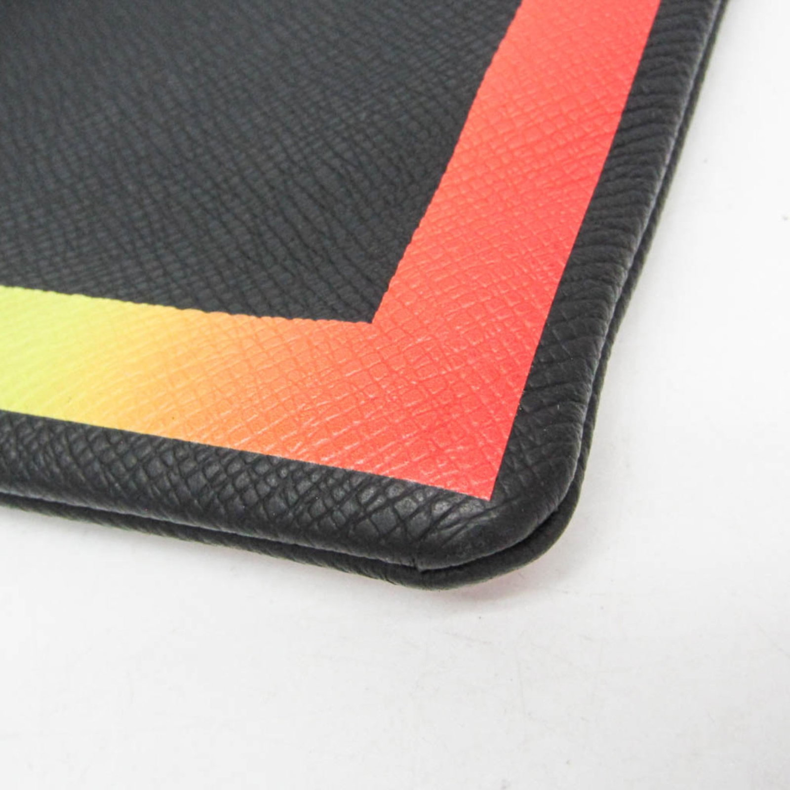 Vuitton Taiga Leather Clutch Bag - 4