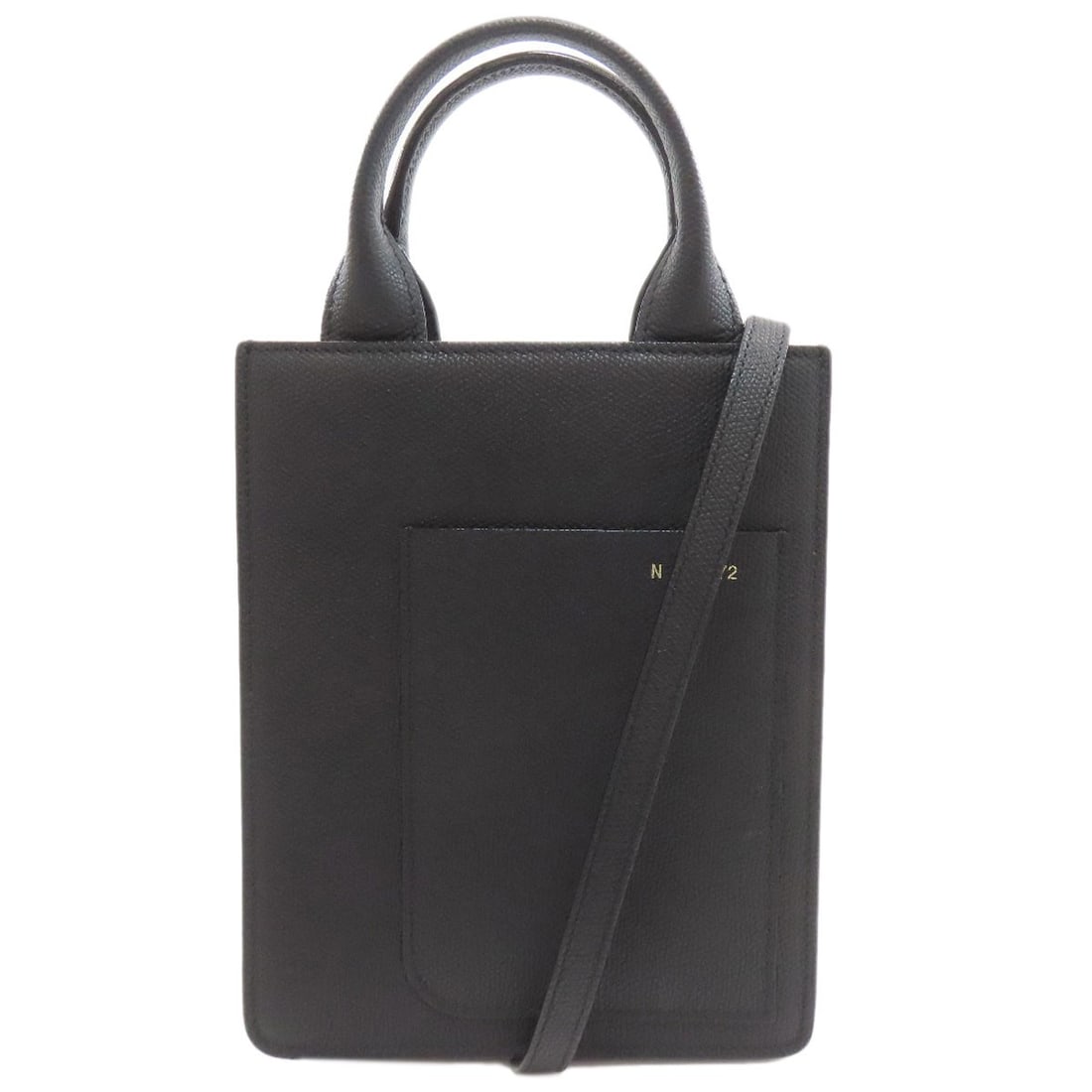 Calf Handbag 2Way Boxy Valextra: Calf Handbag 2Way Boxy Valextra Calf Handbag 2Way Boxy Valextra is a black calf handbag with a 2-way design, featuring a boxy shape. The exterior is made of high-quality calf material, giving it a