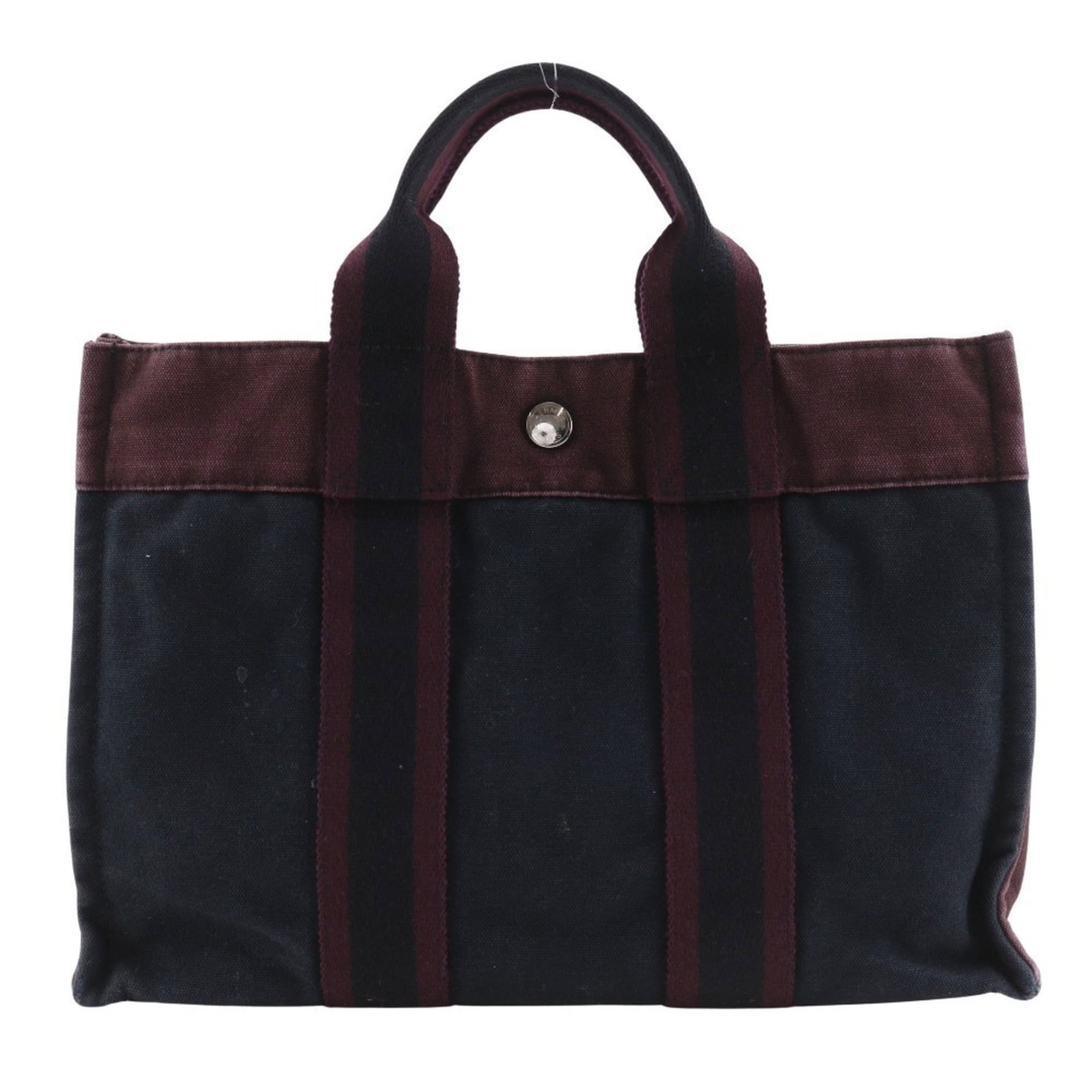 Handbag Cotton Hermes: Handbag Cotton Hermes The Handbag Cotton Hermes features a striking black and red color combination, with a unique cotton material that sets it apart. Measuring 20cm x 31cm x 8cm, this stylish bag has