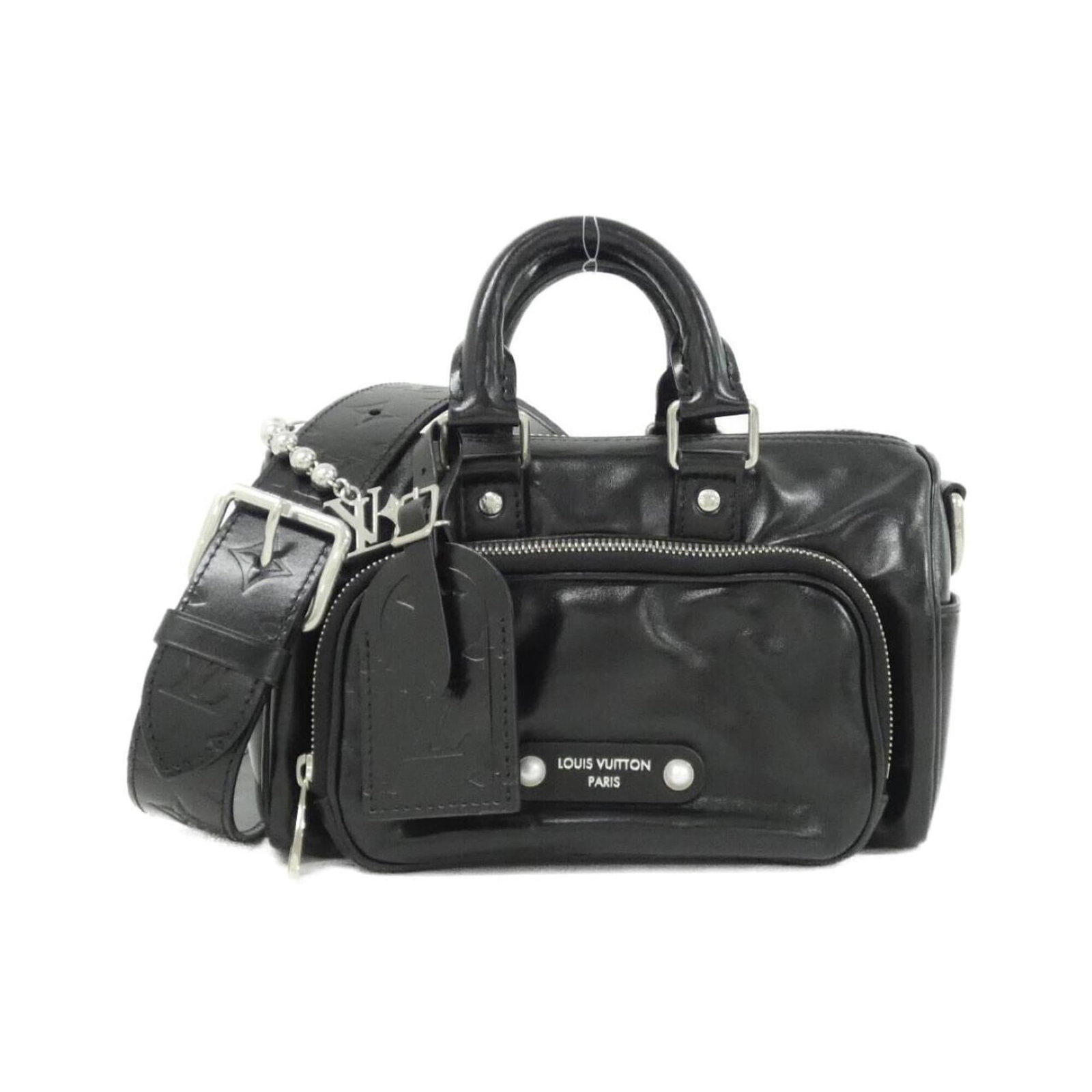 Louis Vuitton Boston Bag Leather: Louis Vuitton Boston Bag Leather Calf leather construction and sleek design make this Louis Vuitton Boston bag a stylish accessory. The black leather and silver hardware provide a sophisticated look, 