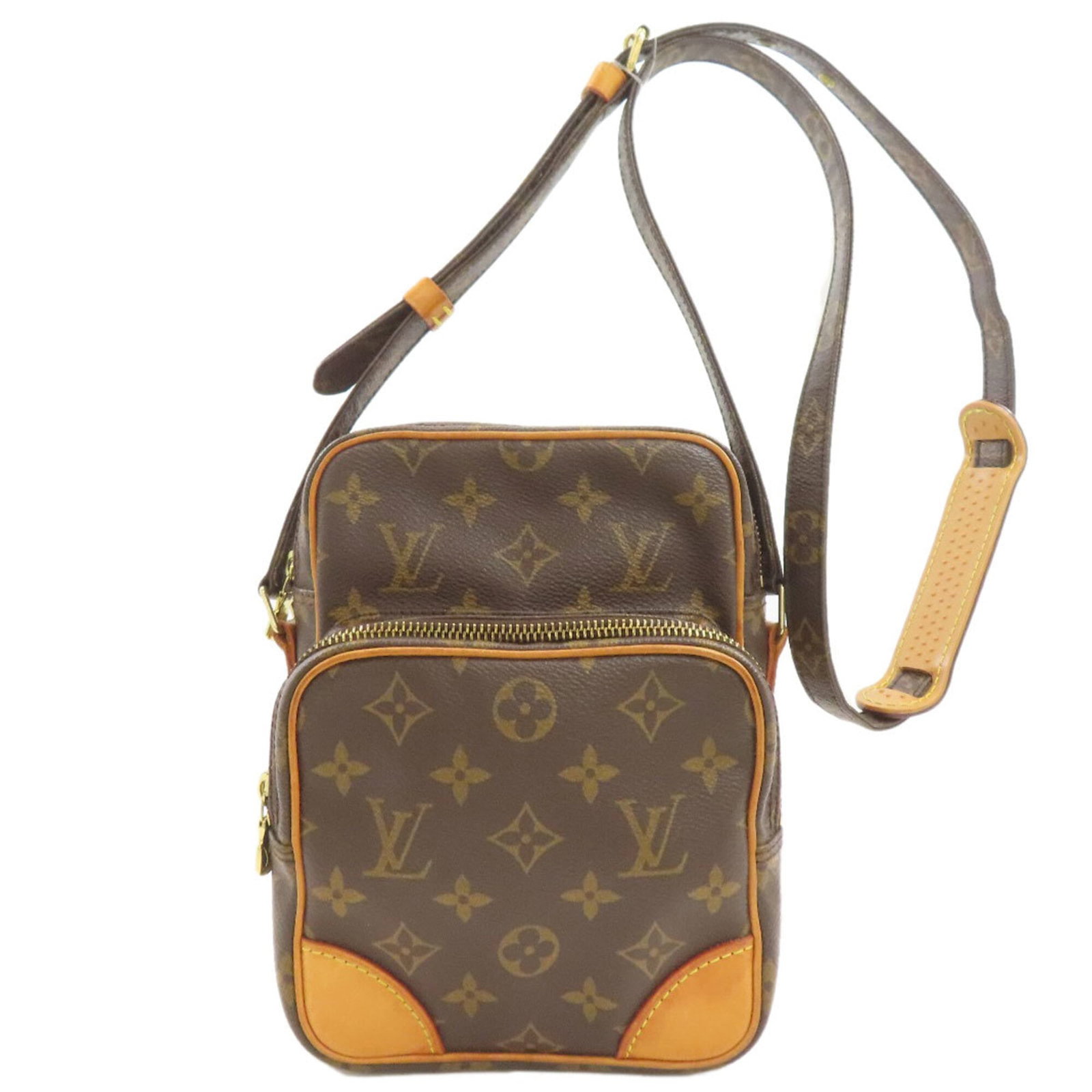 Vuitton Bag Monogram Louis: Vuitton Bag Monogram Louis Monogram Louis Vuitton Bag - A timeless shoulder bag with the iconic monogram pattern, crafted from high-quality material and featuring a sturdy zipper closure. Measuring