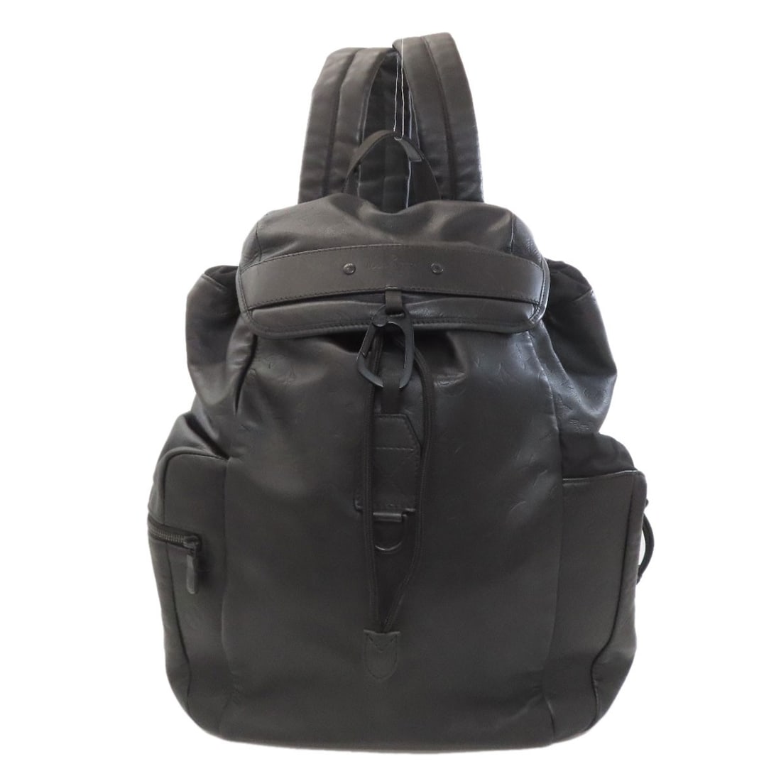 Backpack Monogram Daypack Discovery Louis Vuitton M43680: Backpack Monogram Daypack Discovery Louis Vuitton M43680 Black Monogram Shadow Louis Vuitton A* Daypack Backpack with exterior material featuring the iconic monogram pattern. This stylish backpack is