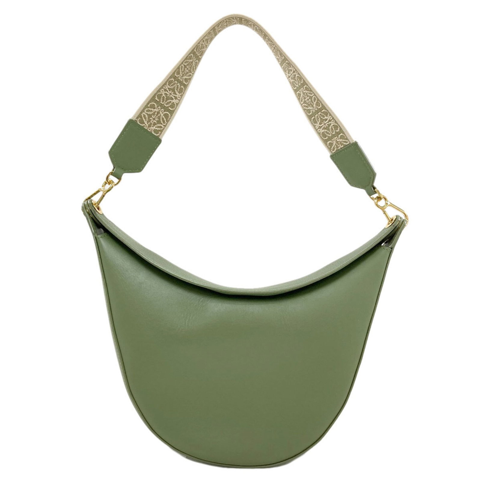Shoulder Bag Leather: Shoulder Bag Leather This Loewe shoulder bag is crafted from high-quality leather, featuring a striking green color. The bag measures 17.5cm x 34cm x 8cm, making it a compact and stylish accessory. It
