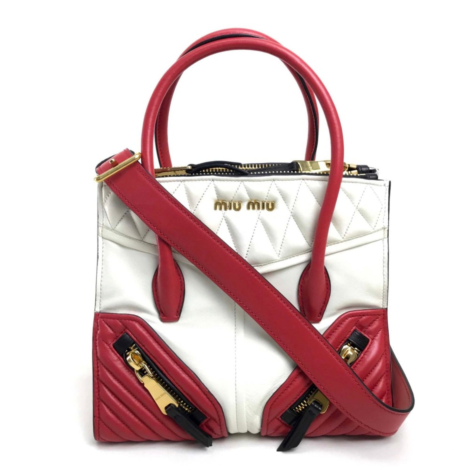Handbag Miu Leather: Handbag Miu Leather This stunning Miu Miu leather handbag boasts a sleek white finish and measures 21.5cm x 24.5cm x 16cm, perfect for everyday use. The spacious interior and adjustable 38.2inch shoul