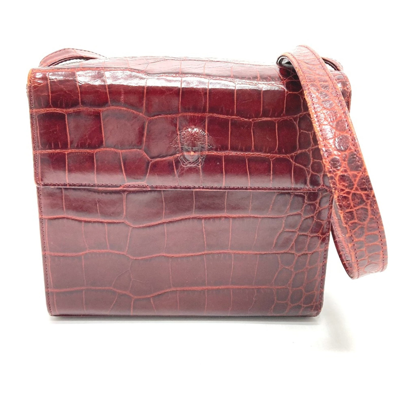 Shoulder Bag Leather Versace: Shoulder Bag Leather Versace Versace's iconic red shoulder bag is a statement piece, boasting premium leather construction and a timeless design. The bag's signature red hue and sleek silhouette make 