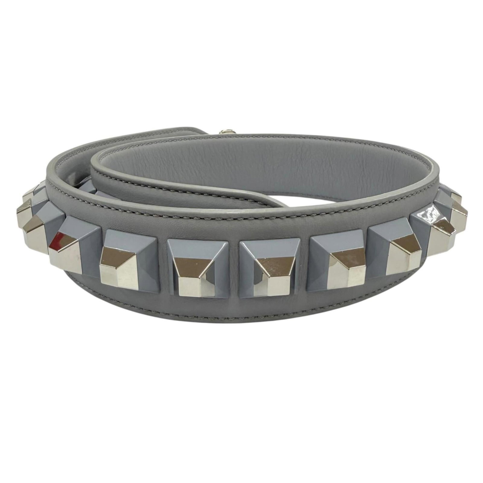 Strap Leather Fendi: Strap Leather Fendi Strap in style with this luxurious Fendi leather strap, expertly crafted from high-quality gray leather. Measuring 90cm x 4cm, it's a sleek accessory that adds a touch of