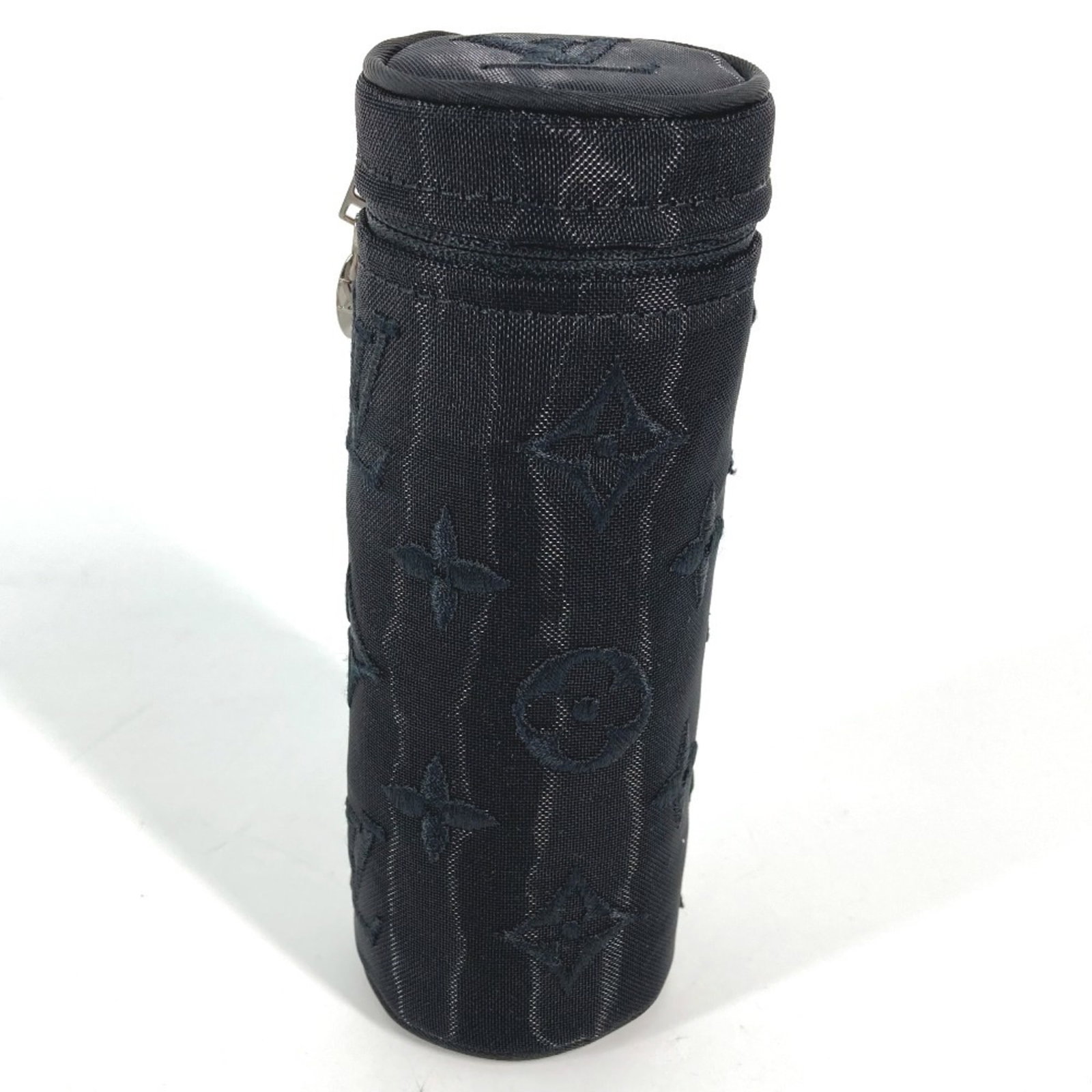 Cotton Polyester Pouch Louis Vuitton: Cotton Polyester Pouch Louis Vuitton Cotton and polyester blend construction, a classic black color with iconic Louis Vuitton monogram pattern, and a sleek, minimalist design make this pouch a