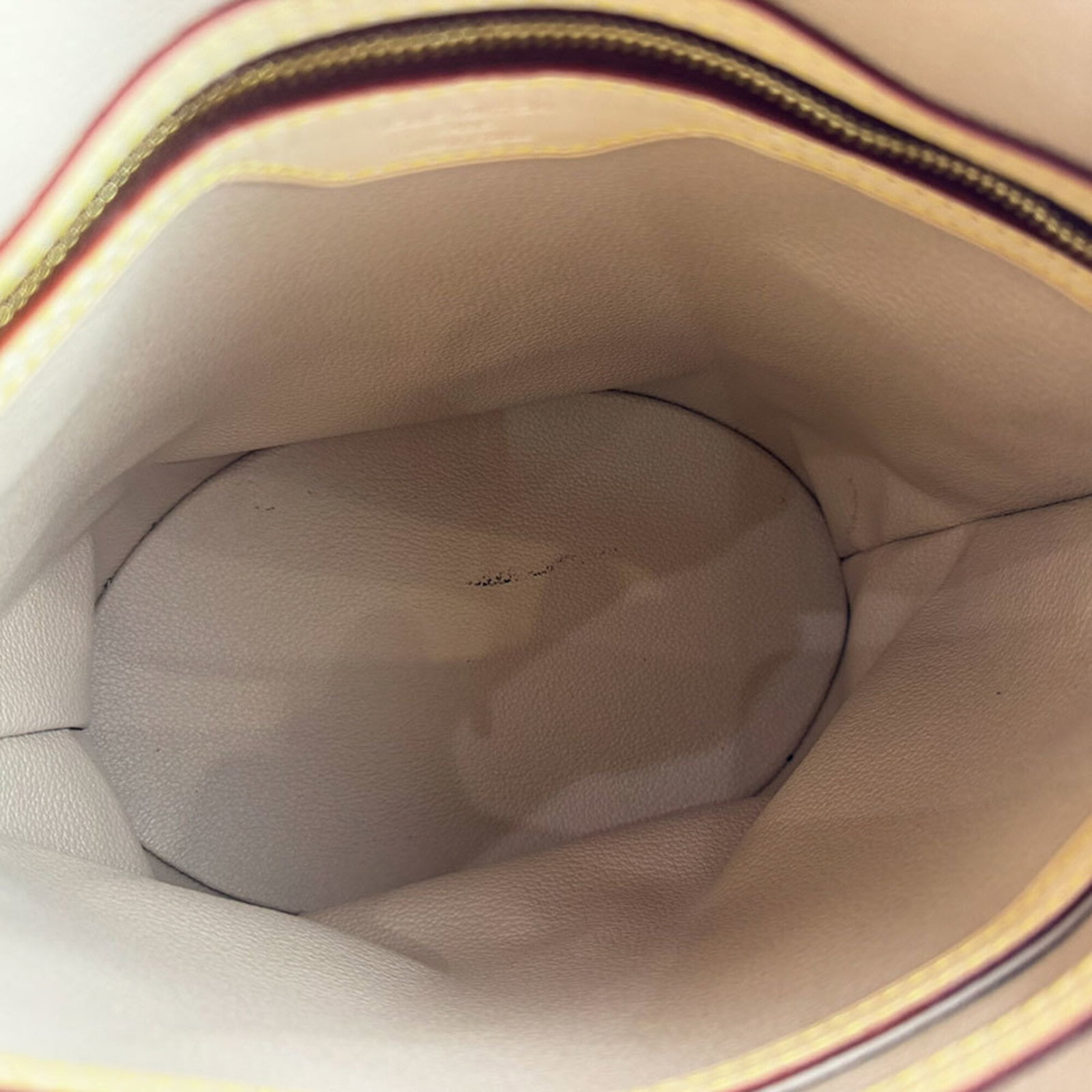 Louis Vuitton Monogram Handbag - 5