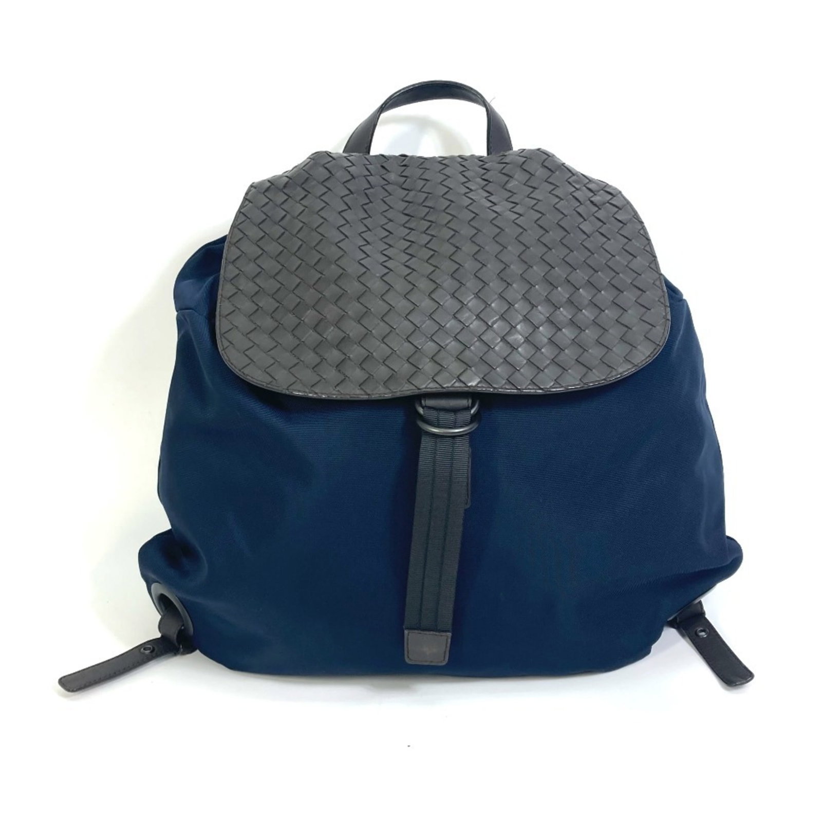 Veneta Backpack Nylon Leather: Veneta Backpack Nylon Leather Bottega Veneta's Veneta Backpack is a stylish and practical accessory, crafted from a combination of nylon and leather. The classic design features a brown and navy