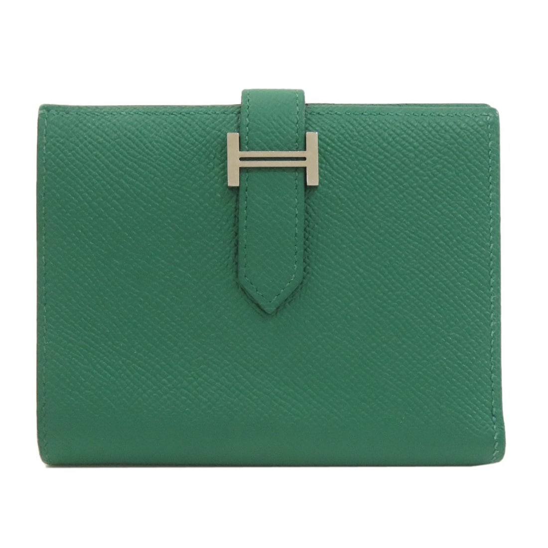 Hermes Bearn Compact Silverhardware Bifold Wallet With Coin Pocket Epsom: Hermes Bearn Compact Silverhardware Bifold Wallet With Coin Pocket Epsom Bifold wallet with a compact design, this Hermes Bearn features silver hardware and a coin pocket, all in a striking green