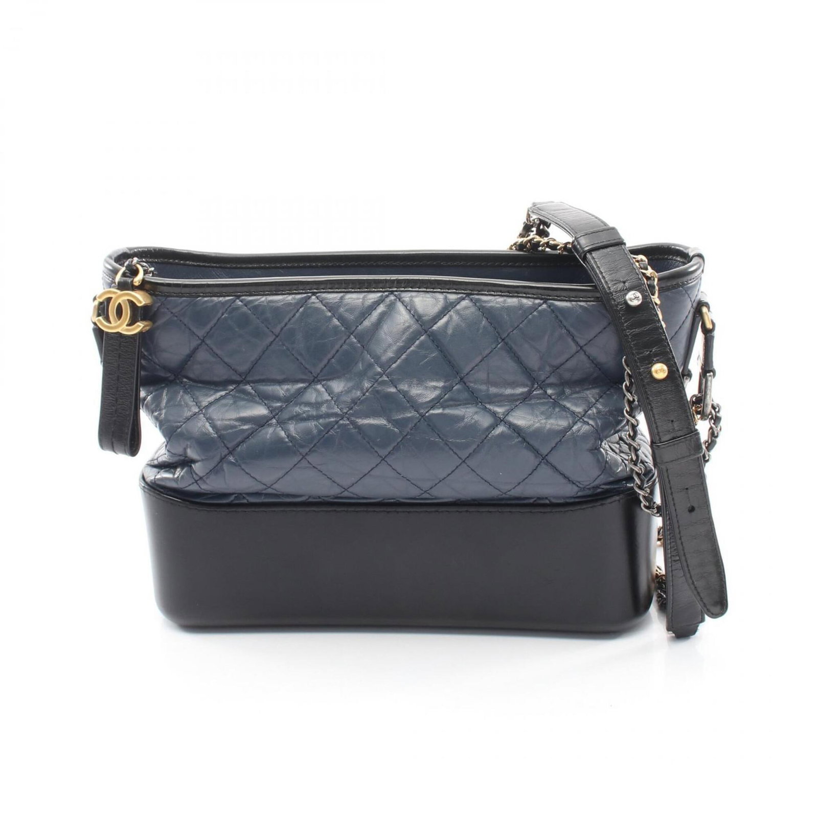 Shoulder Bag Leather Handbag Chanel: Shoulder Bag Leather Handbag Chanel Black or Navy leather calfskin shoulder bag from Chanel, measuring 21.5cm x 27cm x 9.5cm. This classic design features high-quality leather construction, perfect