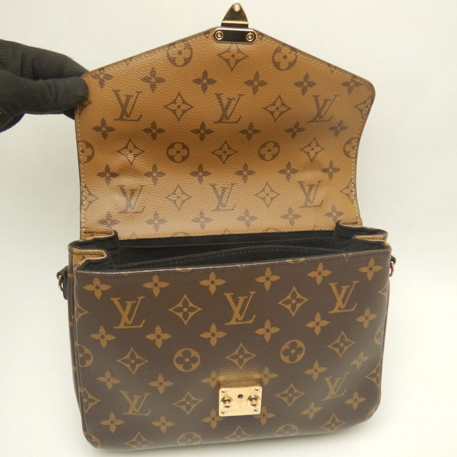 Louis Vuitton Monogram Handbag - 4