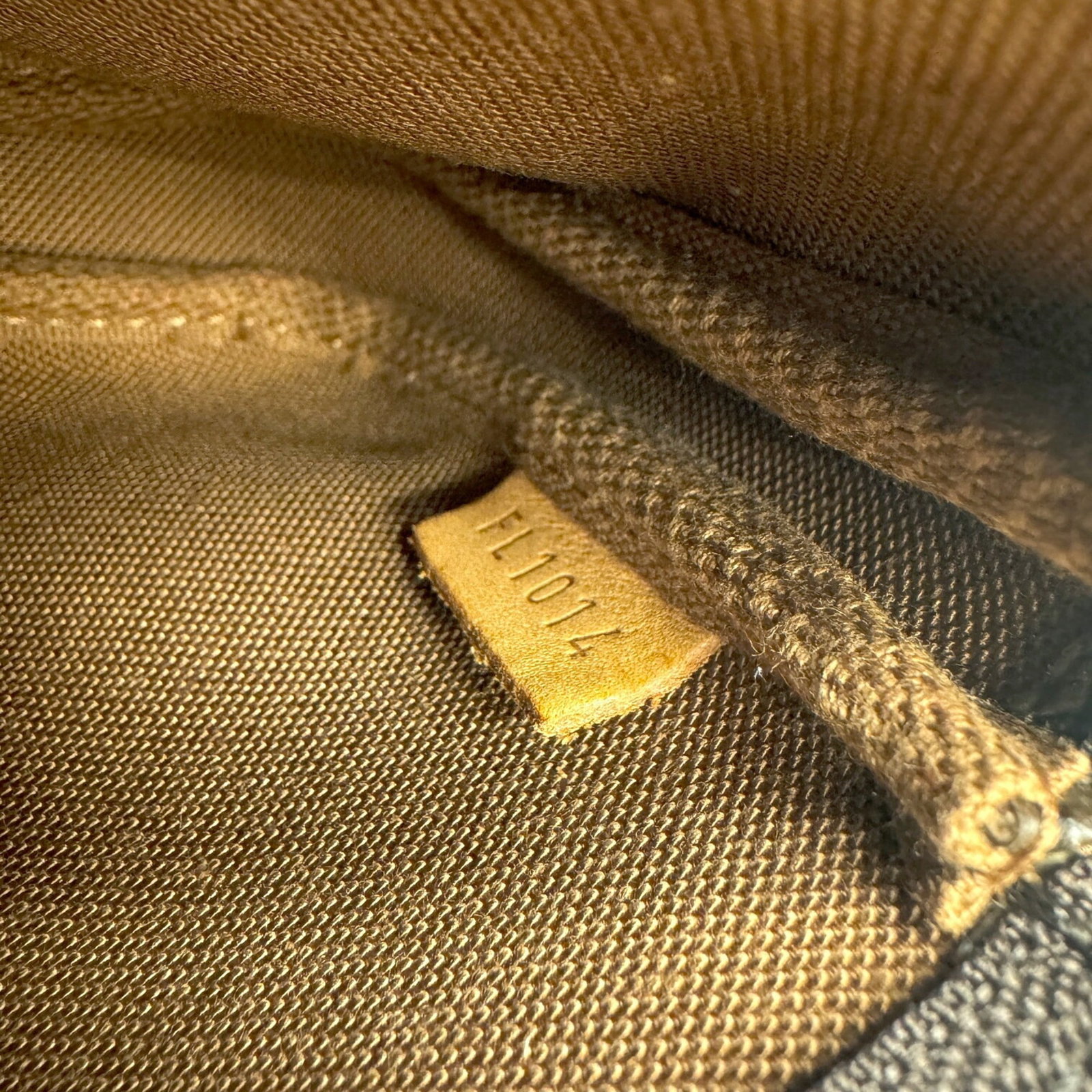 Monogram Pochette Pouch Louis Vuitton - 10