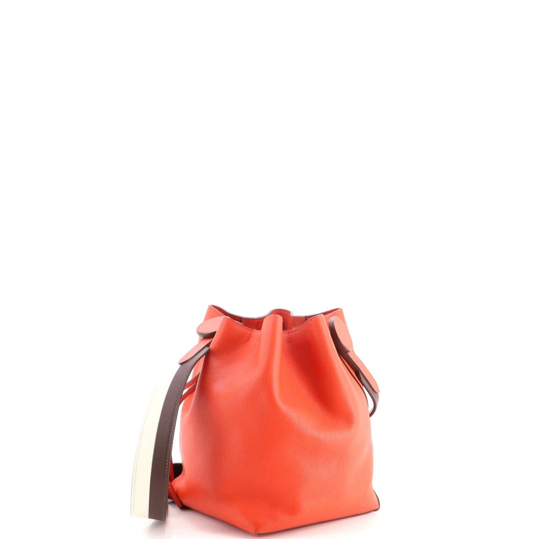 Hermes Licol Bag Evercolor 17: Hermes Licol Bag Evercolor 17 The Herm?s Lilicol Bag Evercolor 17 is a vibrant orange leather tote with a distinctive bucket shape and Palladium hardware. Measuring 17 inches in length, it features a