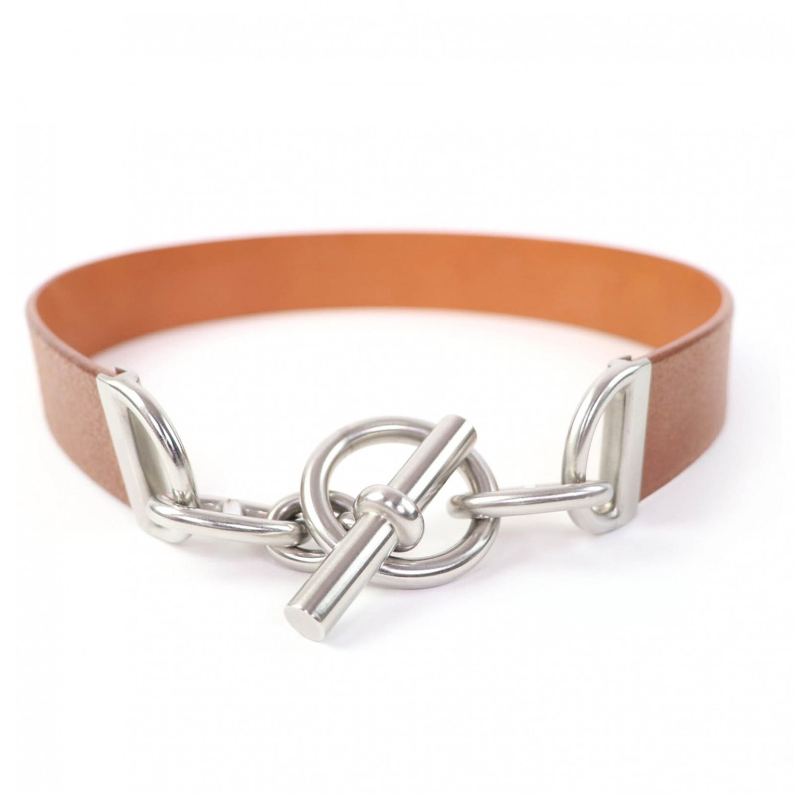 Hermes Standard Belt: Hermes Standard Belt Brown leather and silver accents define this classic Hermes Standard Belt, crafted from high-quality materials and measuring 72cm in length. The timeless design makes it a versati