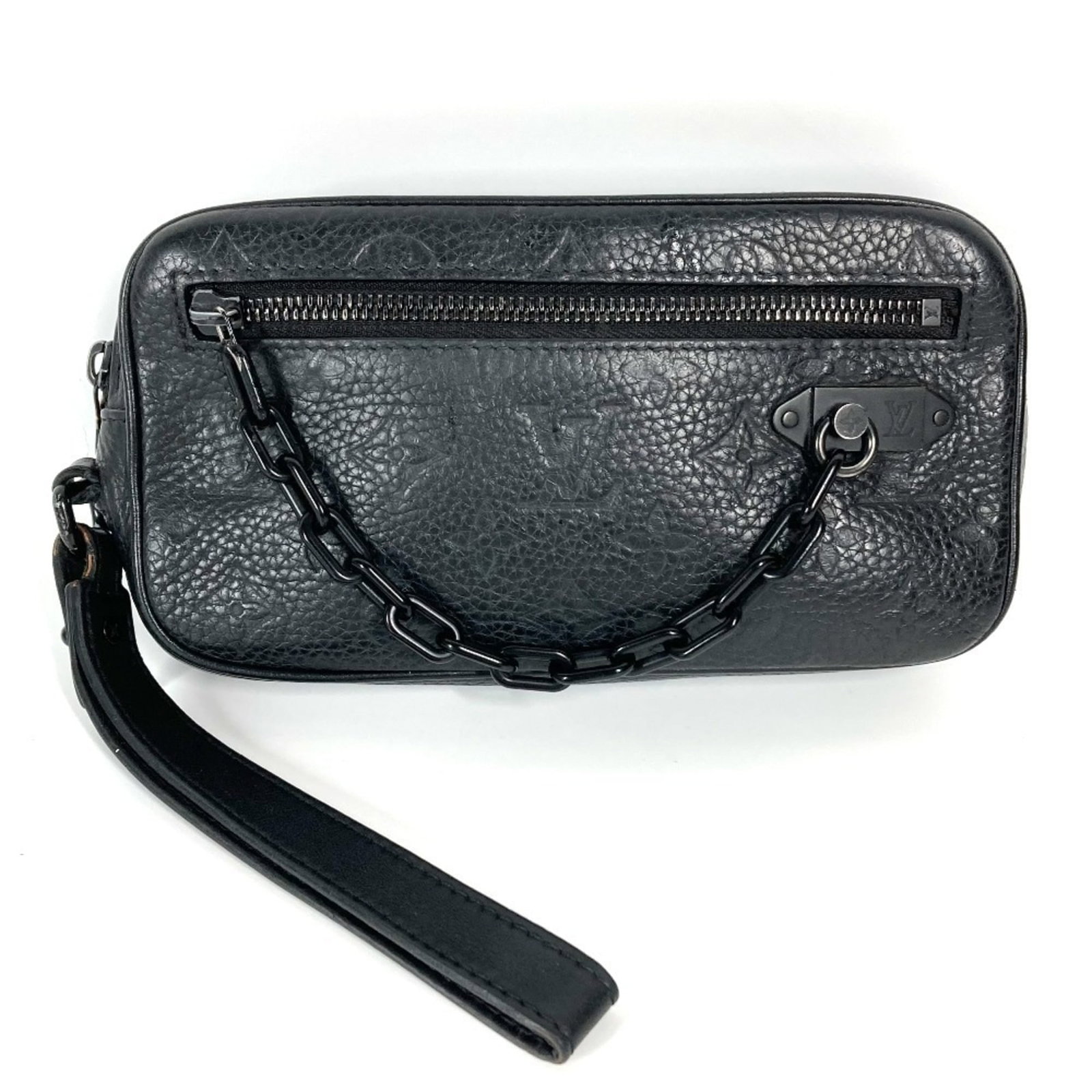 Clutch Bag Pouch Leather Louis Vuitton: Clutch Bag Pouch Leather Louis Vuitton Taurillon leather gives this sleek Louis Vuitton clutch bag pouch its distinctive texture and look. Made from high-quality black leather, this compact pouch meas