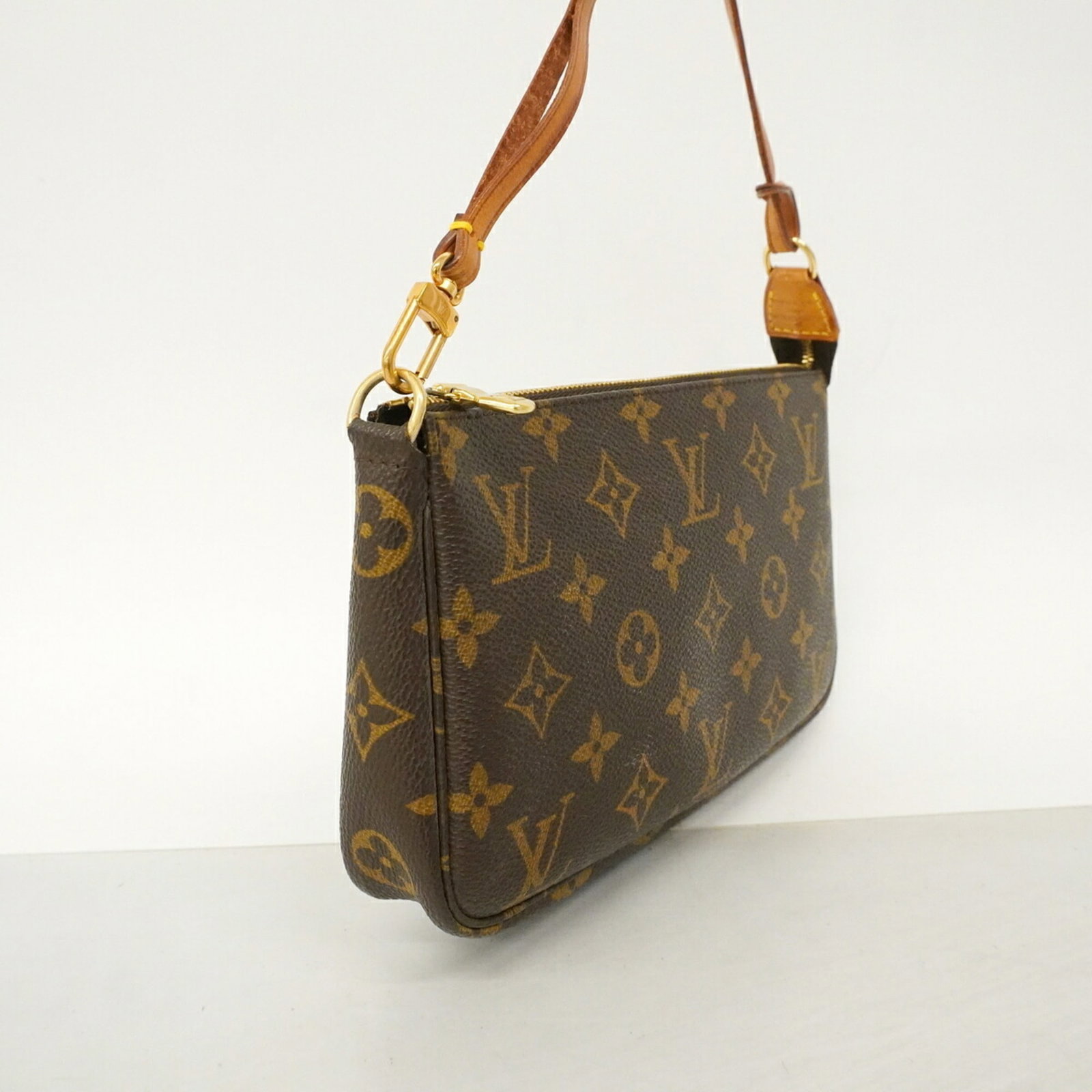 Louis Vuitton Pouch - 2