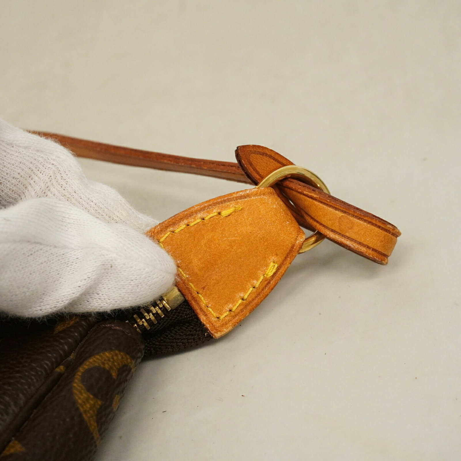 Louis Vuitton Pouch - 9