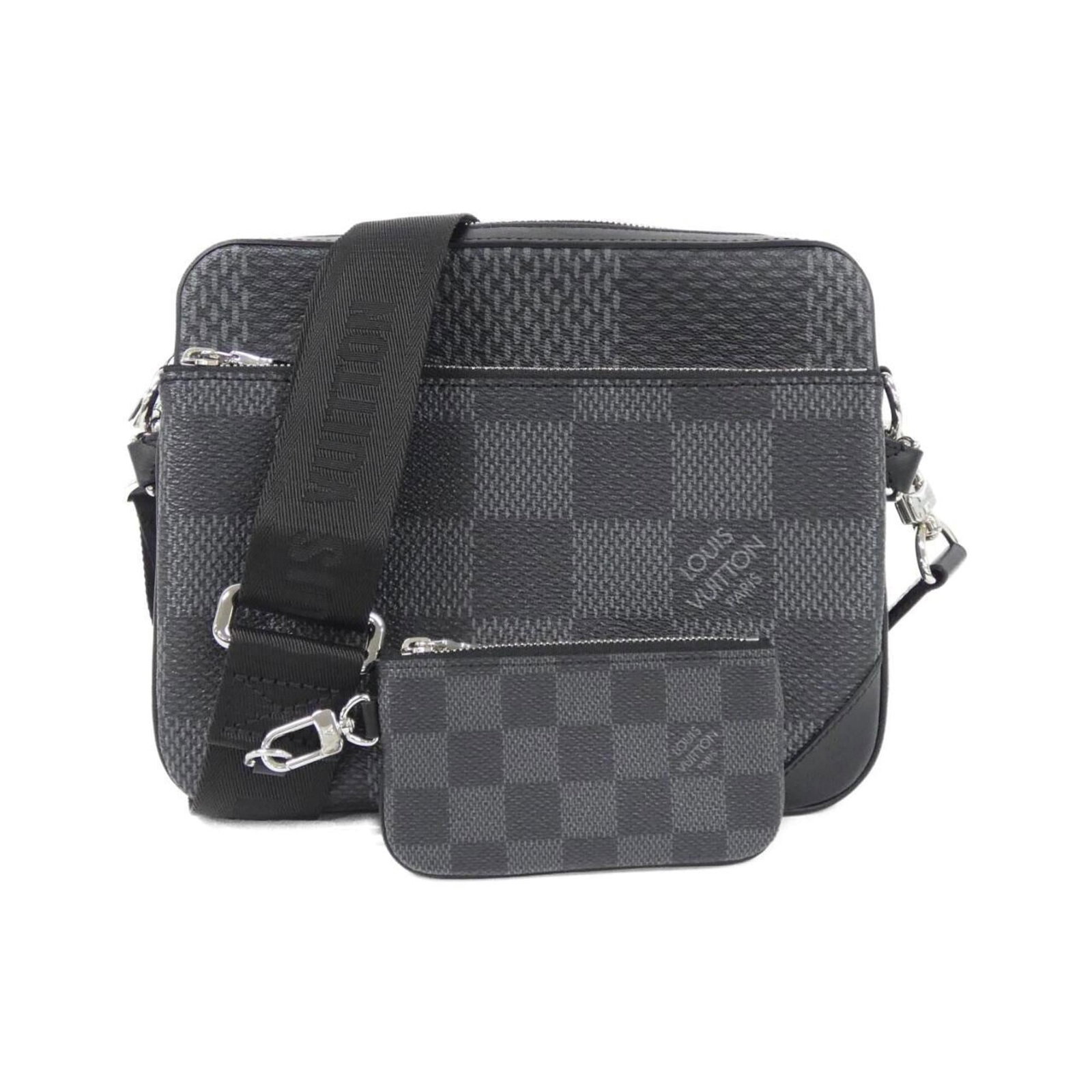 Louis Vuitton Graphite Damier Bag: Louis Vuitton Graphite Damier Bag The Louis Vuitton Graphite Damier Bag is a stylish shoulder bag with a Damier Graphite color and silver hardware. Measuring 19cm x 25cm x 5cm, it features a sleek des