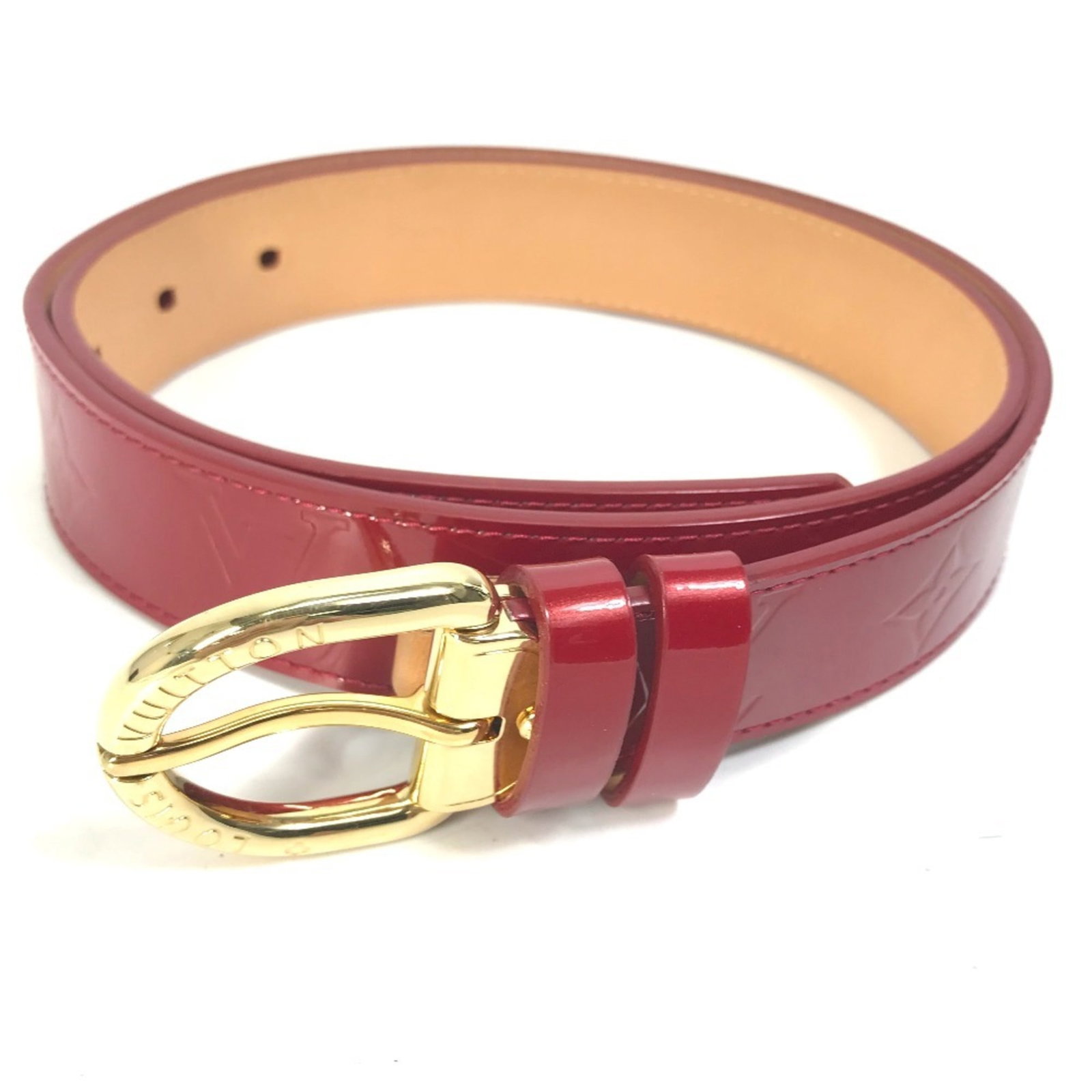Standard belt by Louis Vuitton: Standard belt by Louis Vuitton Standard belt by Louis Vuitton, featuring the iconic Monogram Vernis pattern in a bold red color, with 5 adjustable belt holes and a sleek 72.5-82.5cm length. This belt 