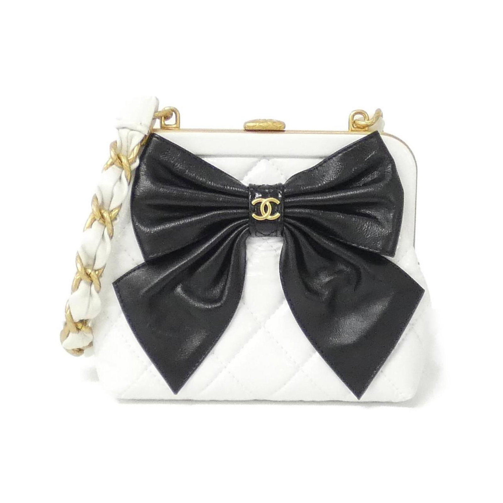 Chanel Handbag Leather Clutch Bag Shoulder Bag: Chanel Handbag Leather Clutch Bag Shoulder Bag The Chanel MPN AP4028 Leather Clutch Bag features a sleek black design with a subtle touch of elegance. Made from high-quality leather, this stylish shou