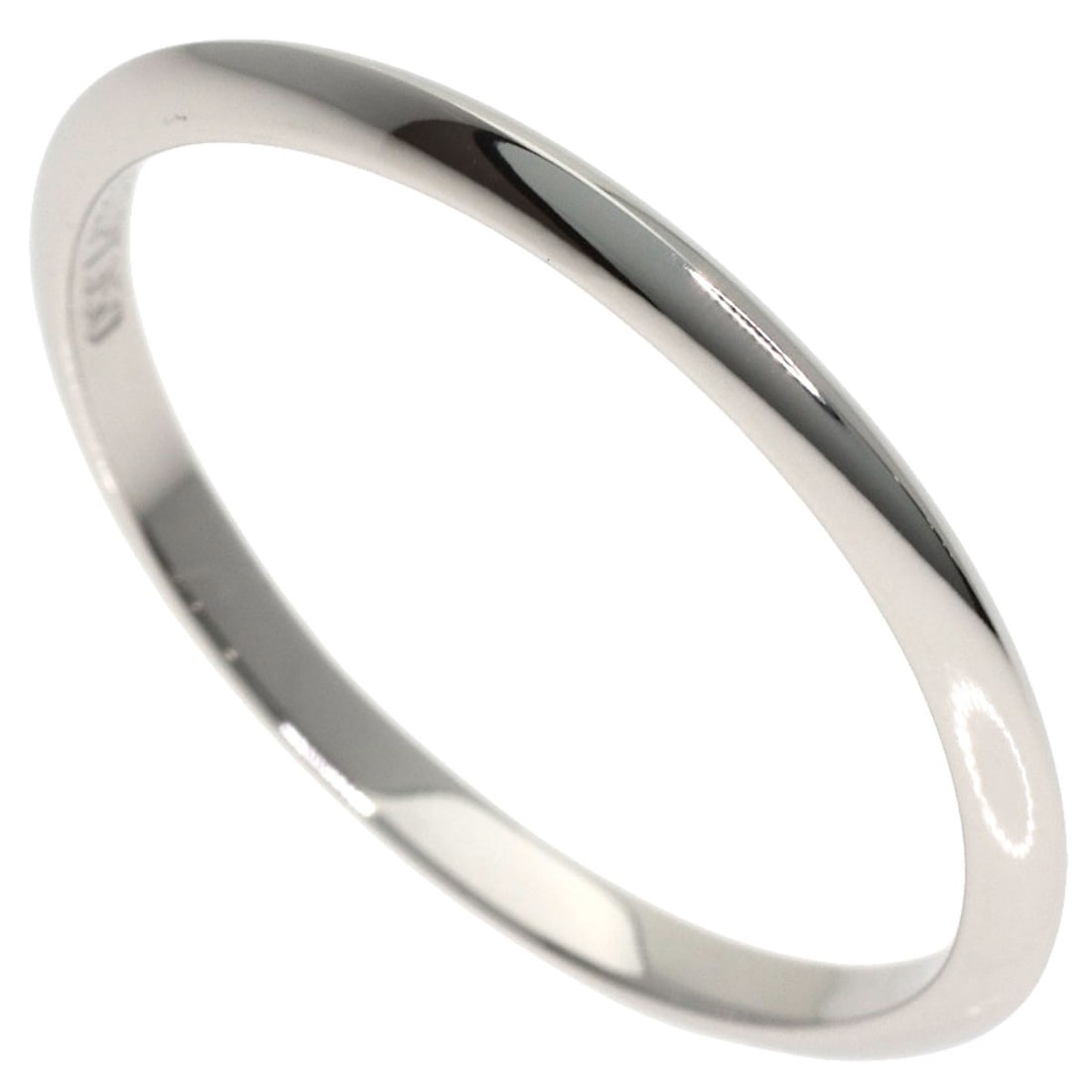Tiffany&Co Platinum Pt950 Knife Edge Ring: Tiffany&Co Platinum Pt950 Knife Edge Ring PT950 platinum provides a unique strength and durability, making this ring a standout. The Tiffany&Co. signature adds a touch of luxury to this sleek silver