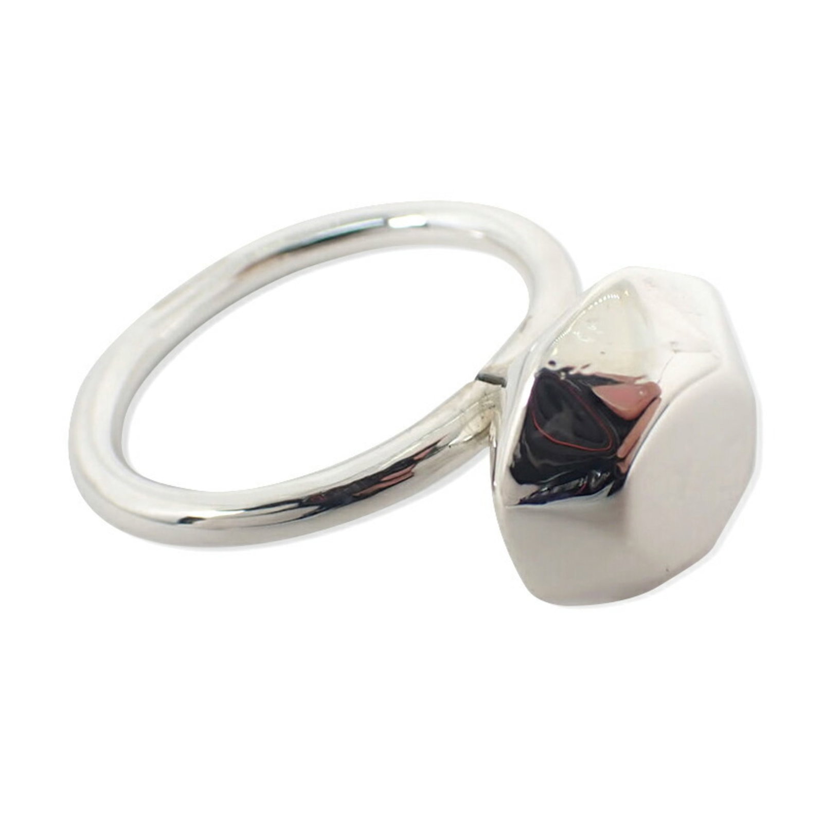 Silver Tiffany Keyring Sterling: Silver Tiffany Keyring Sterling Sterling silver 925, this Tiffany keyring is a beautiful accessory for everyday use. Made from high-quality sterling silver, it features a sleek design that adds a