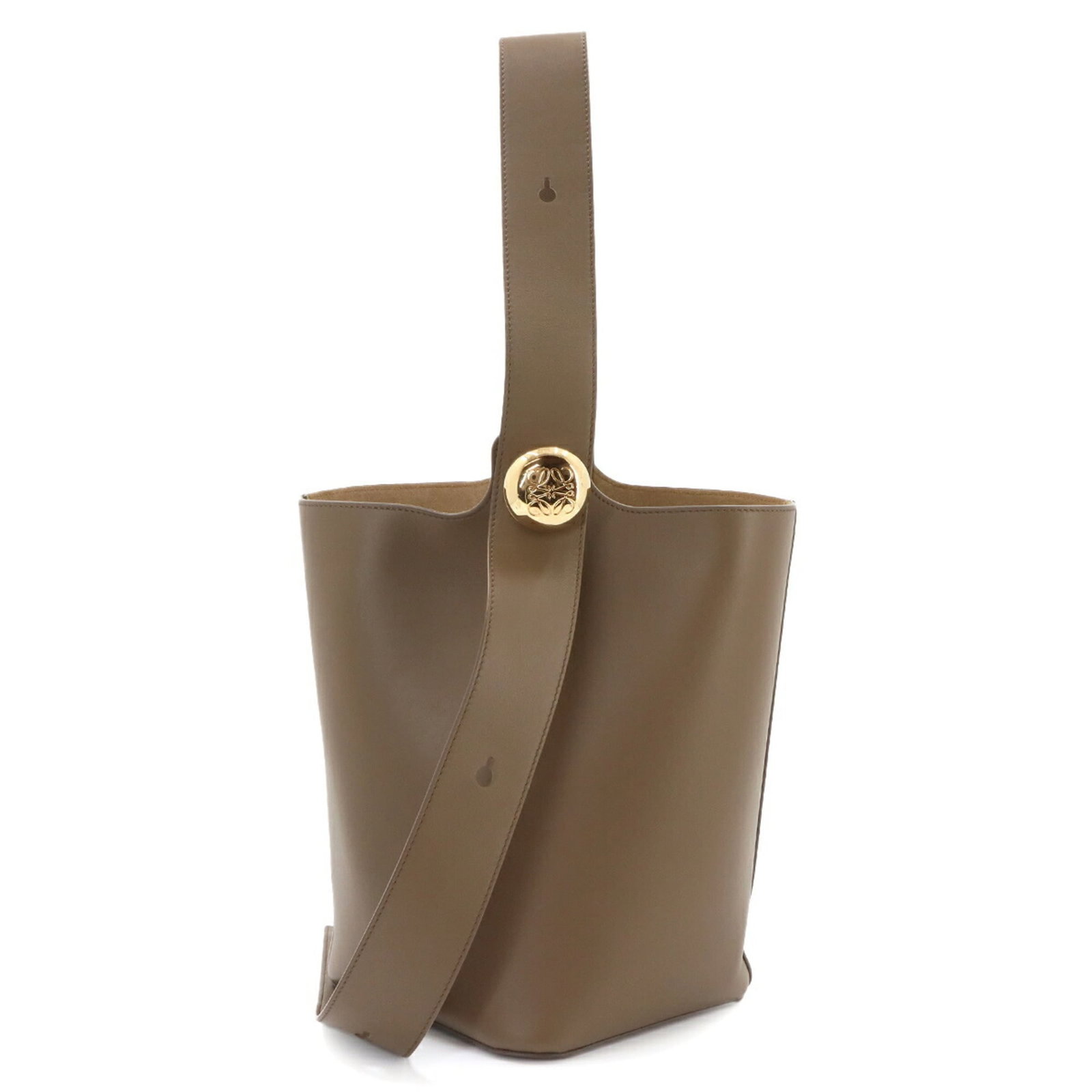 Shoulder Bag Leather Loewe Handbag: Shoulder Bag Leather Loewe Handbag This luxurious shoulder bag is crafted from high-quality leather, characteristic of the renowned Spanish brand Loewe. Measuring 29cm x 24cm x 23.5cm, it features a