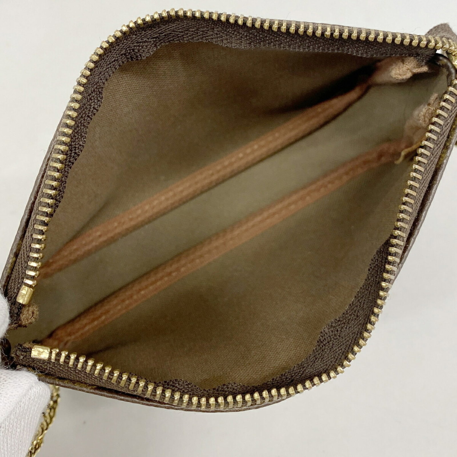 Louis Vuitton Pouch - 4