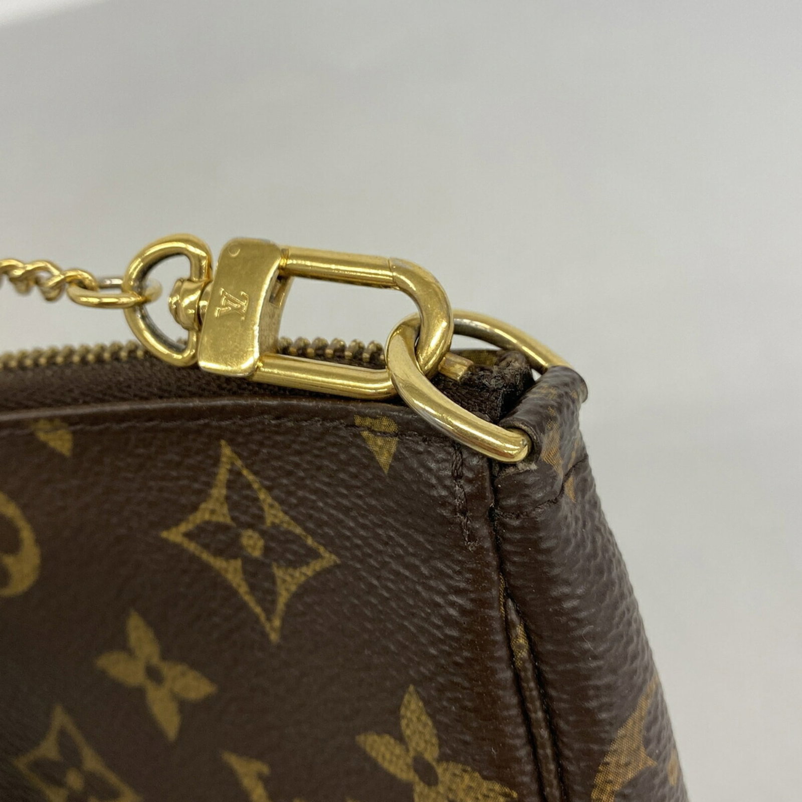 Louis Vuitton Pouch - 7