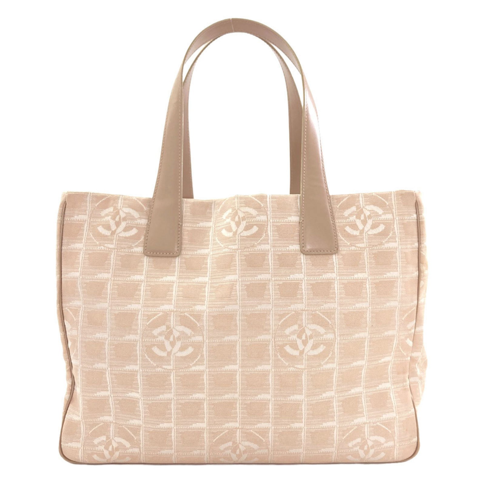Jacquard Chanel Tote Bag: Jacquard Chanel Tote Bag Jacquard Chanel Tote Bag in Beige, 27cm x 35cm x 15cm, with 43cm handle length, features the iconic brand's signature style. This tote bag showcases the brand's attention to d