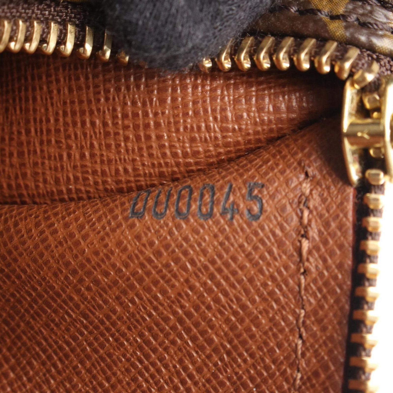 Louis Vuitton Monogram Handbag - 5