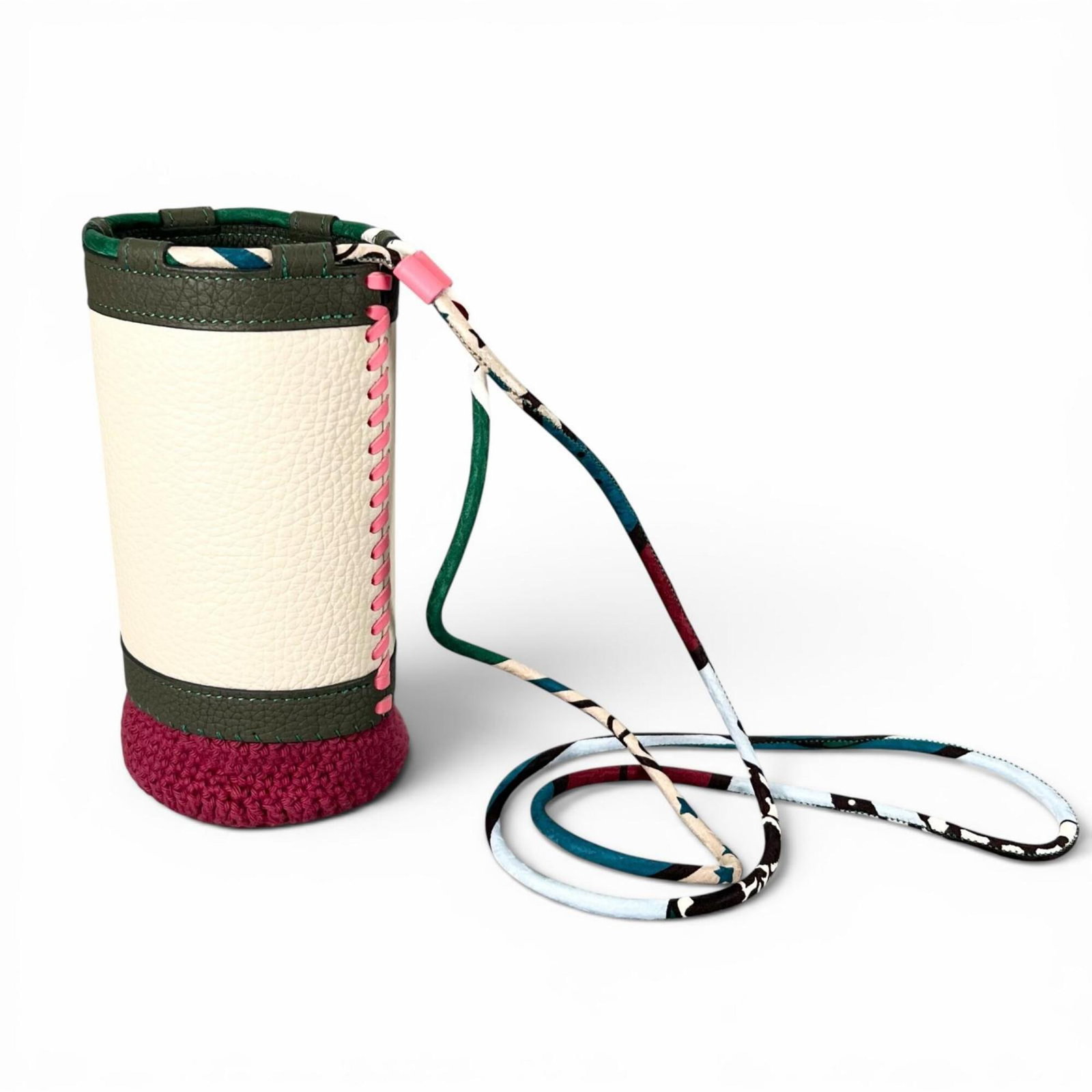 Hermes Others Leather: Hermes Others Leather The Hermes Others Leather is a unique, multi-colored design made from high-quality leather. Standing at 16cm x 10cm x 7cm, this compact piece is a stylish addition to any collect