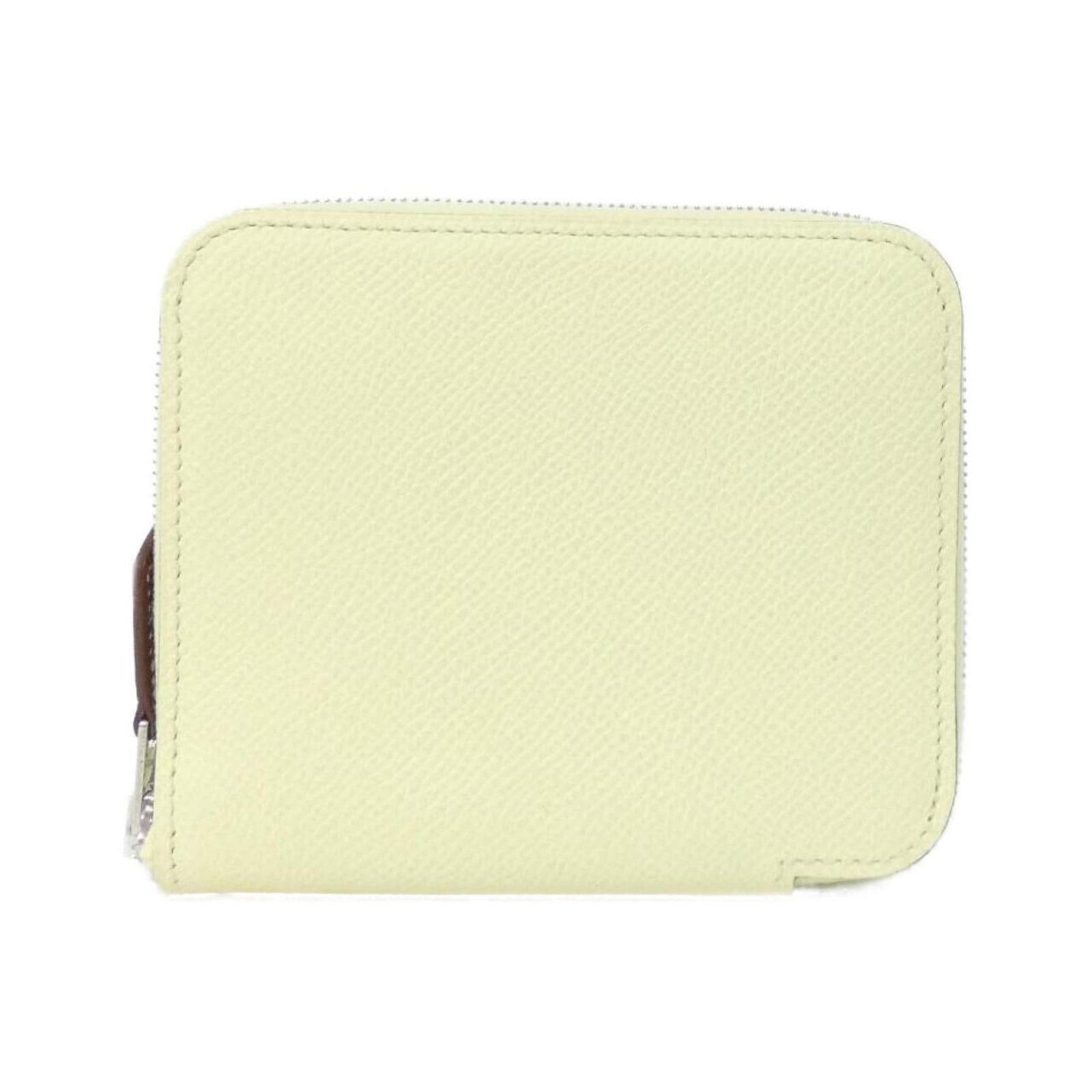 Epsom Silk Hermes Wallet Leather Bi Fold: Epsom Silk Hermes Wallet Leather Bi Fold Epsom Silk Hermes Wallet Leather Bi Fold features Epsom leather and silk in a classic beige and Jaune color combination. With a compact size of 9cm x 11cm x