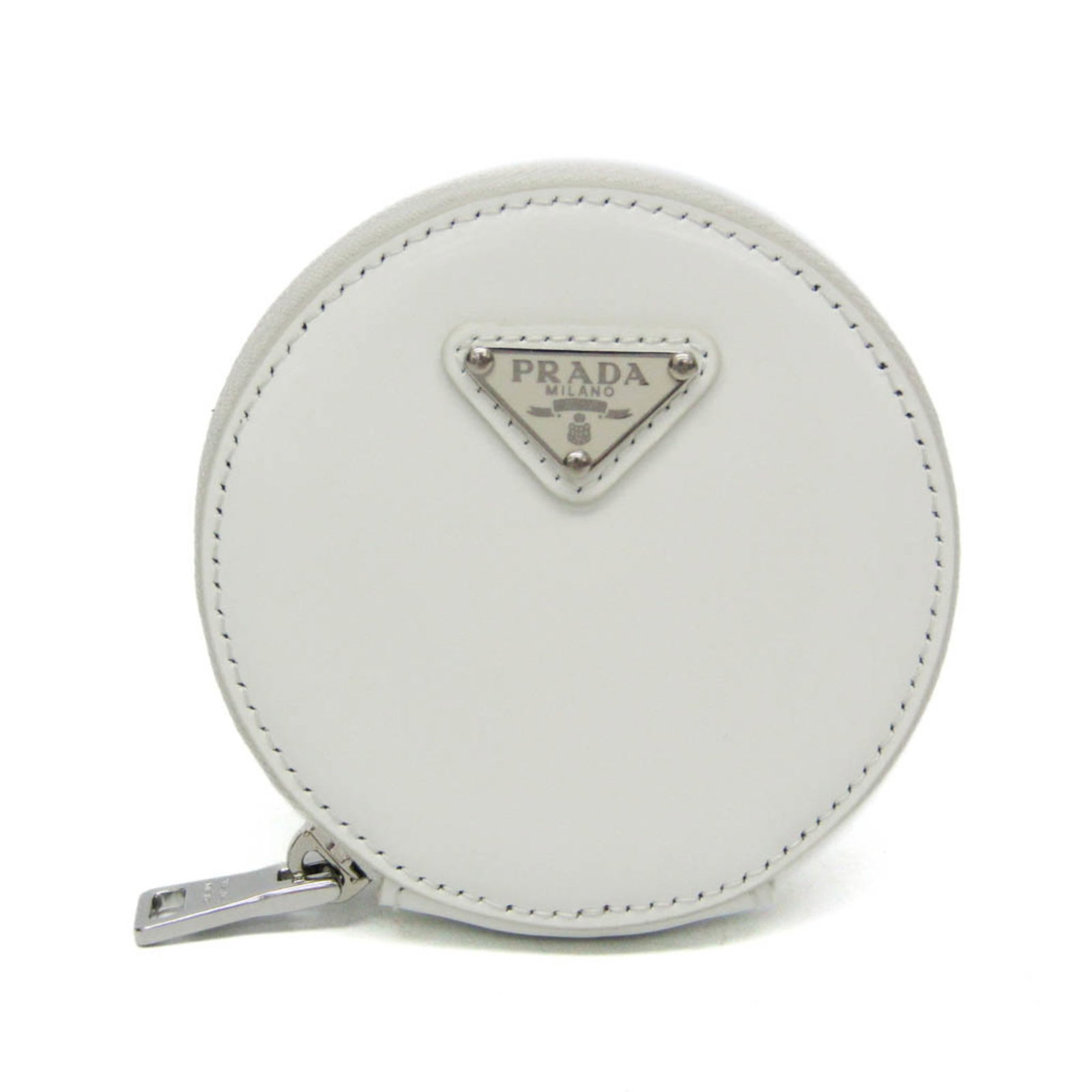 Coin purse case leather: Coin purse case leather The Prada SPAZZOLATO 1TL431 coin purse case is a sleek and modern accessory made from high-quality white leather. Its compact size and secure zipper closure make it perfect for