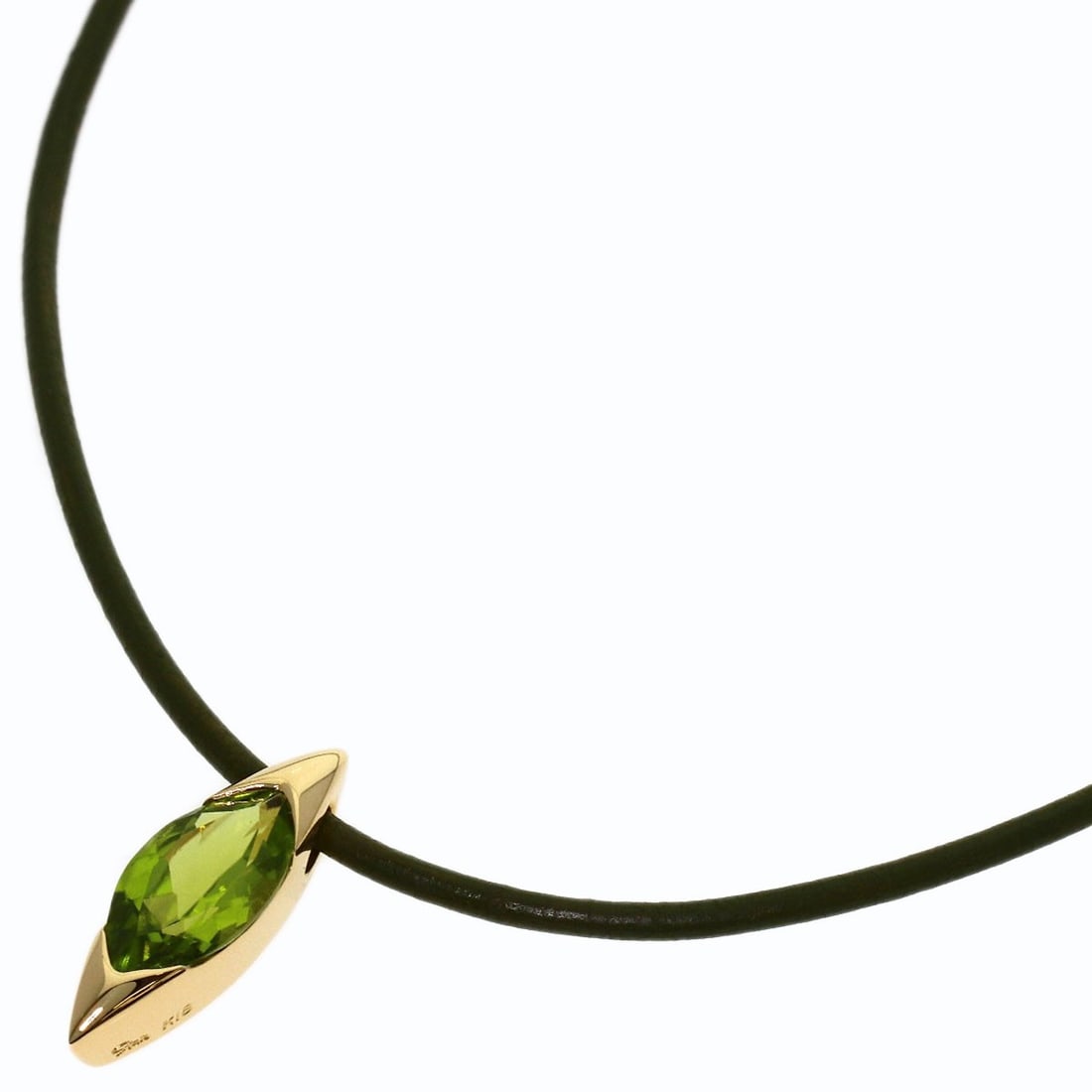 K18 Yellow Gold Peridot Necklace Leather Cord Star Jewelry: K18 Yellow Gold Peridot Necklace Leather Cord Star Jewelry K18 Yellow Gold Peridot Necklace Leather Cord Star Jewelry features a stunning 18K yellow gold chain with a peridot main stone, set in a uniq