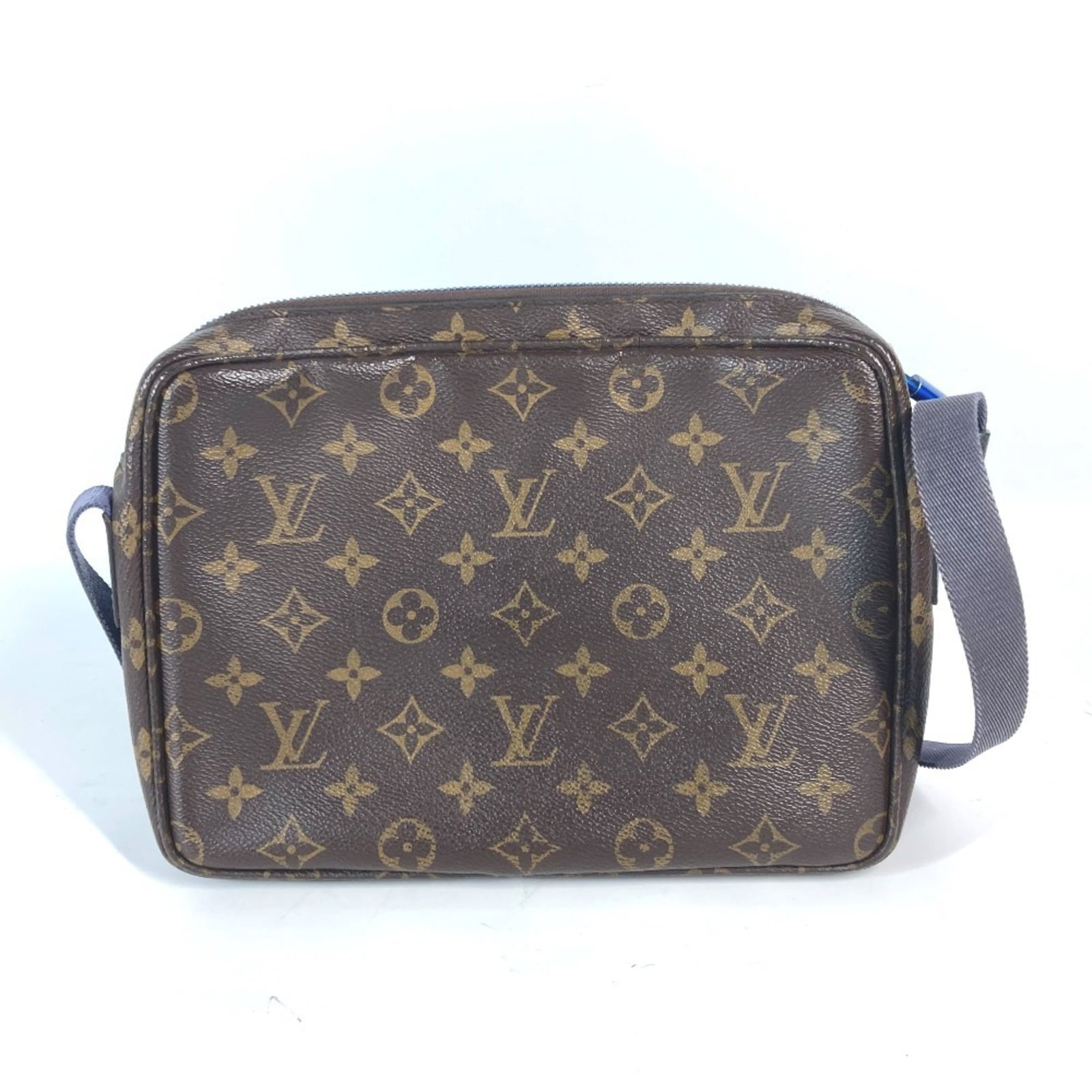 Vuitton Monogram Sling Bag Louis Shoulder: Vuitton Monogram Sling Bag Louis Shoulder The Vuitton Monogram Sling Bag Louis Shoulder boasts a classic design with a timeless brown monogram pattern. Made from high-quality materials, this bag