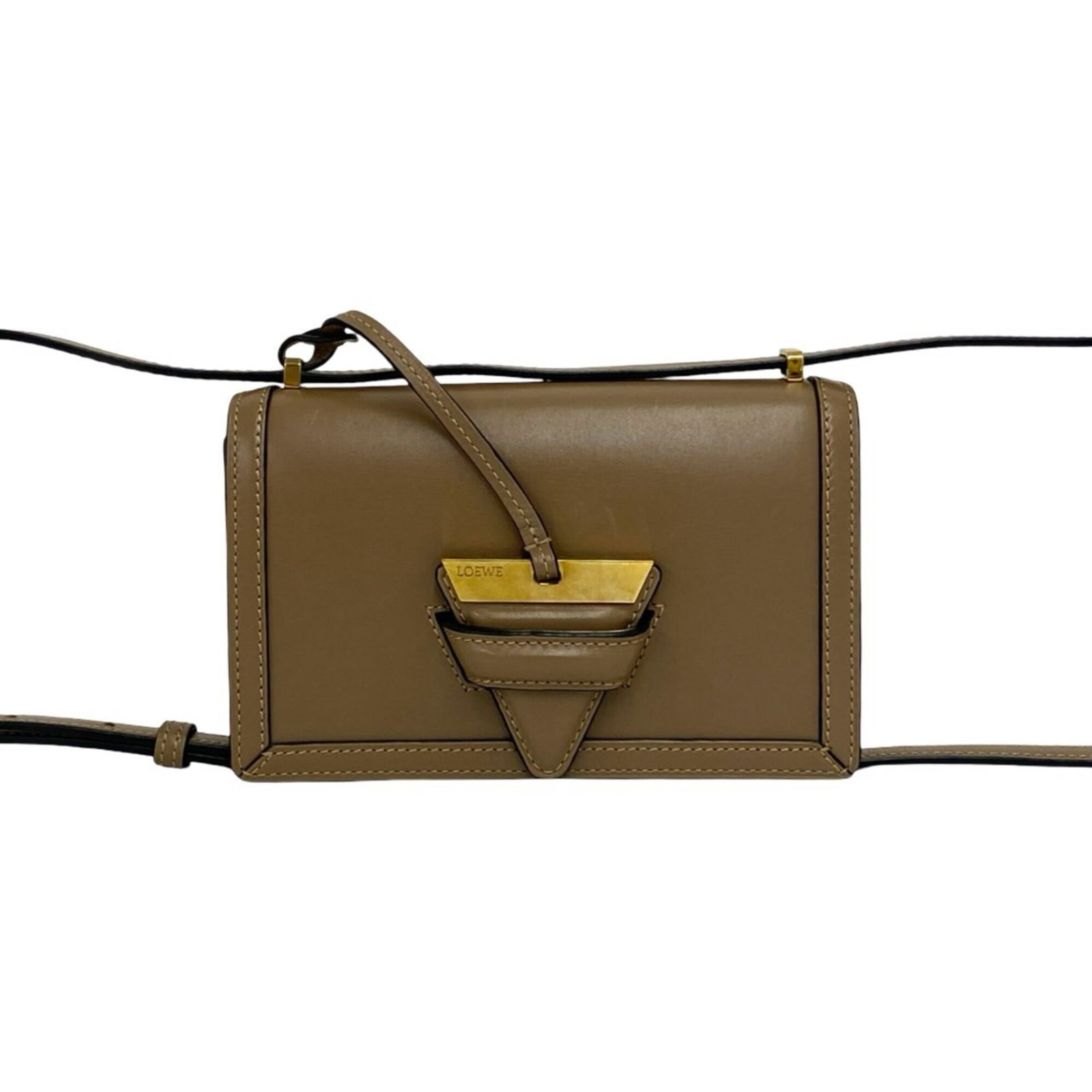 Shoulder Bag Leather Pochette Loewe: Shoulder Bag Leather Pochette Loewe Beige Leather Pochette from Loewe, measuring 11.5cm x 19cm x 6.5cm, features a classic shoulder bag design with a signature leather finish. The pochette's compact s