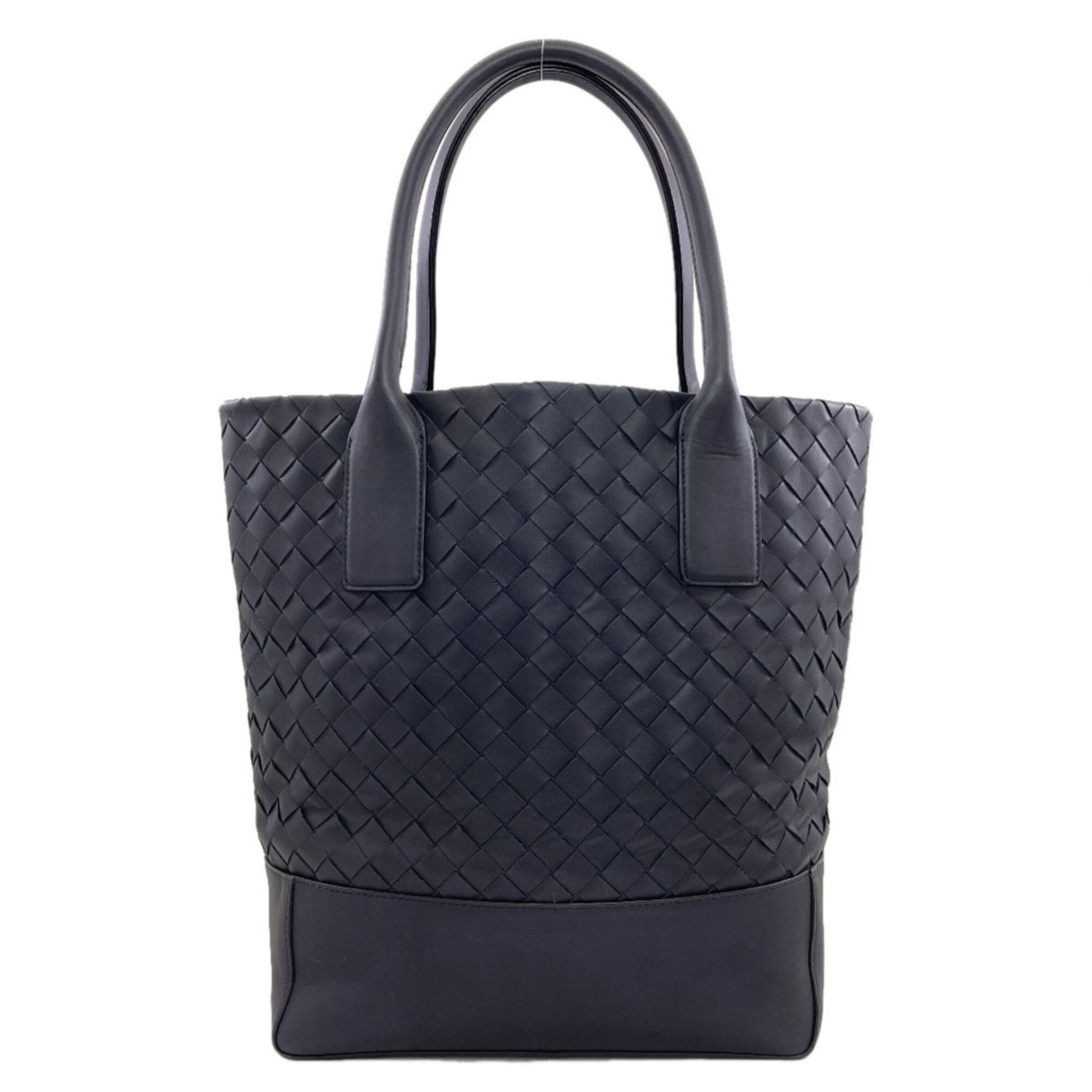Veneta Bottega Leather Tote Bag: Veneta Bottega Leather Tote Bag Bottega Veneta's iconic leather tote bag is a timeless piece of luxury. Made from high-quality black leather, this classic tote measures 34cm x 26.5cm x 13cm and featur