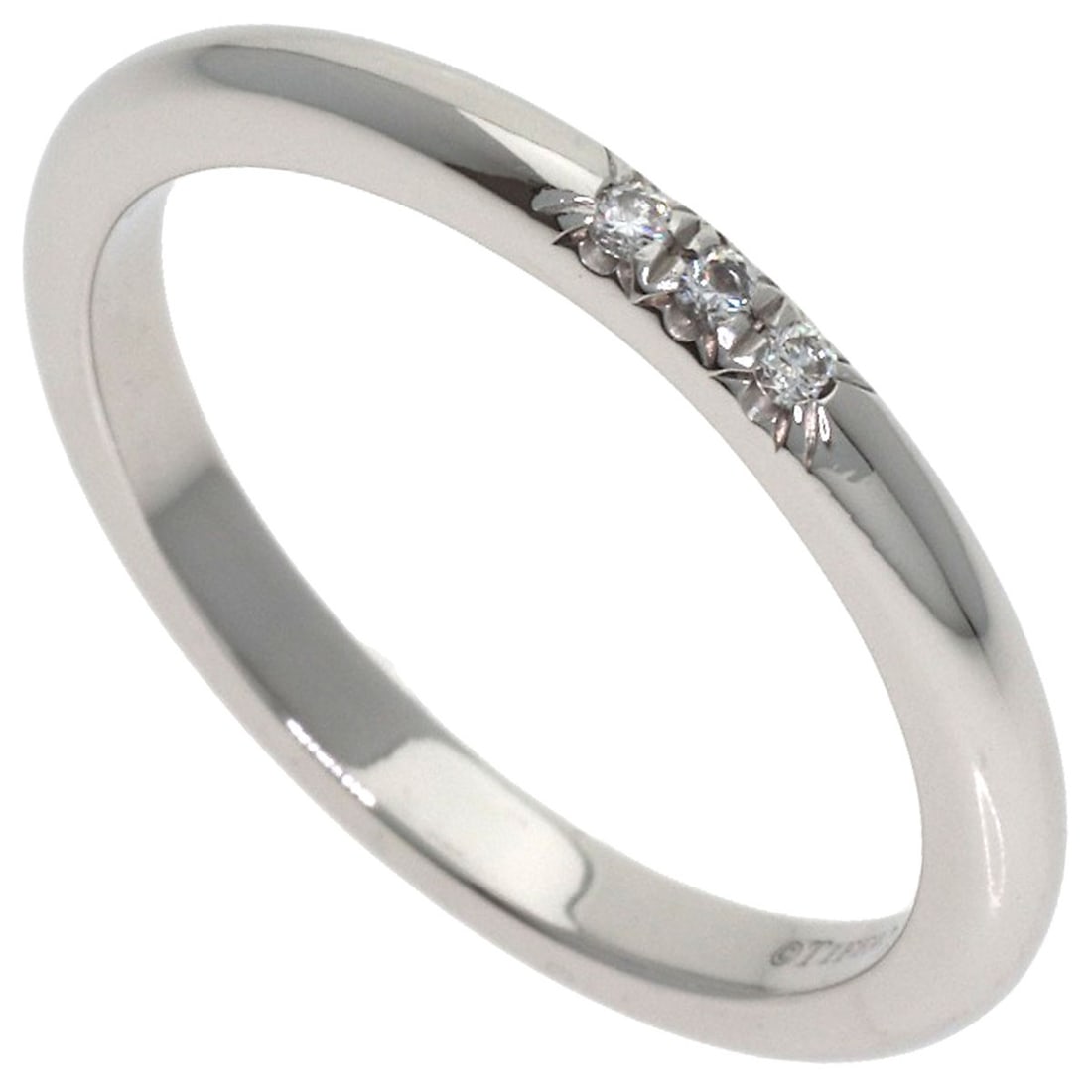 Tiffany&Co. Forever 3P Diamond Ring Platinum Pt950: Tiffany&Co. Forever 3P Diamond Ring Platinum Pt950 Tiffany&Co.'s Forever 3P Diamond Ring is a stunning platinum platinum Pt950 setting for a silver diamond. The ring features a unique open exterior de