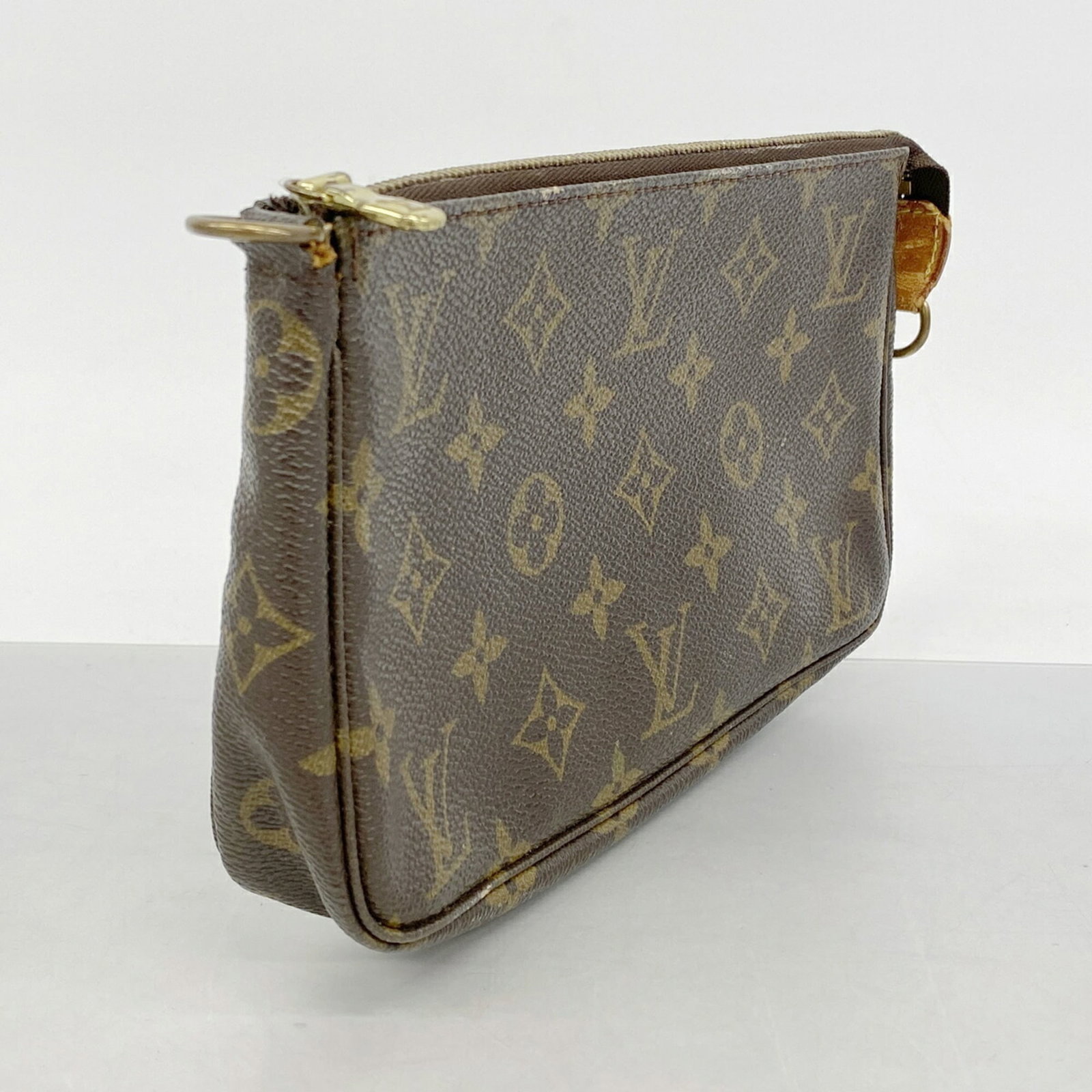 Louis Vuitton Pouch - 2